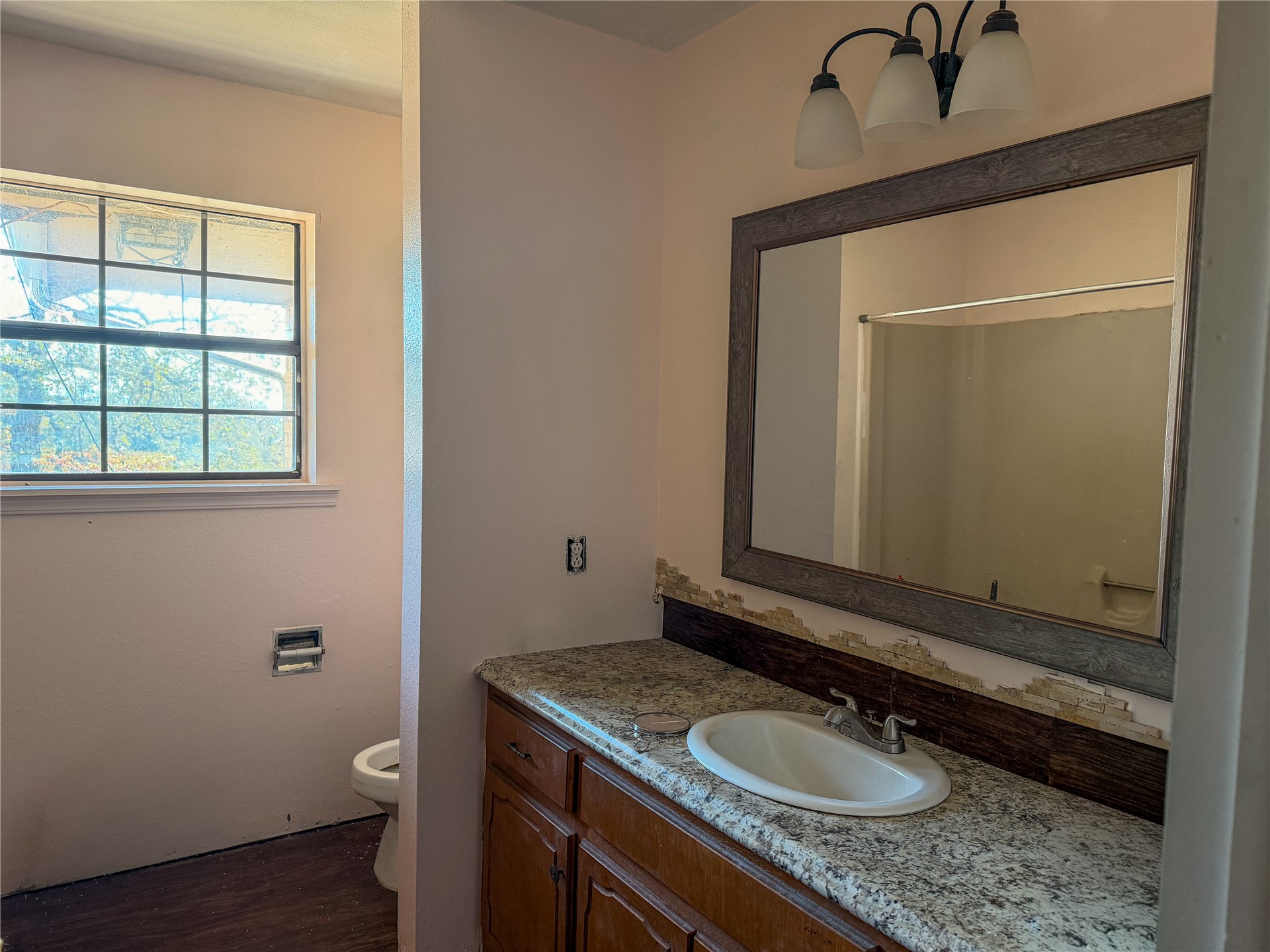 30332 S Vfw Road Property Photo 6