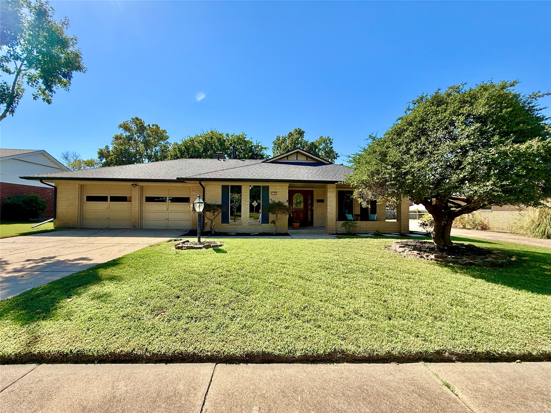 7204 E 55th Place Property Photo 1