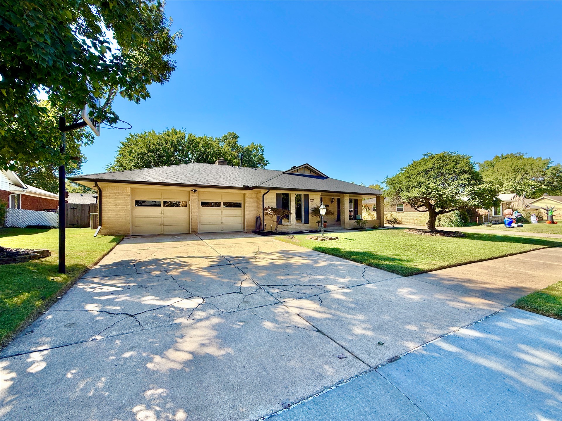7204 E 55th Place Property Photo 3
