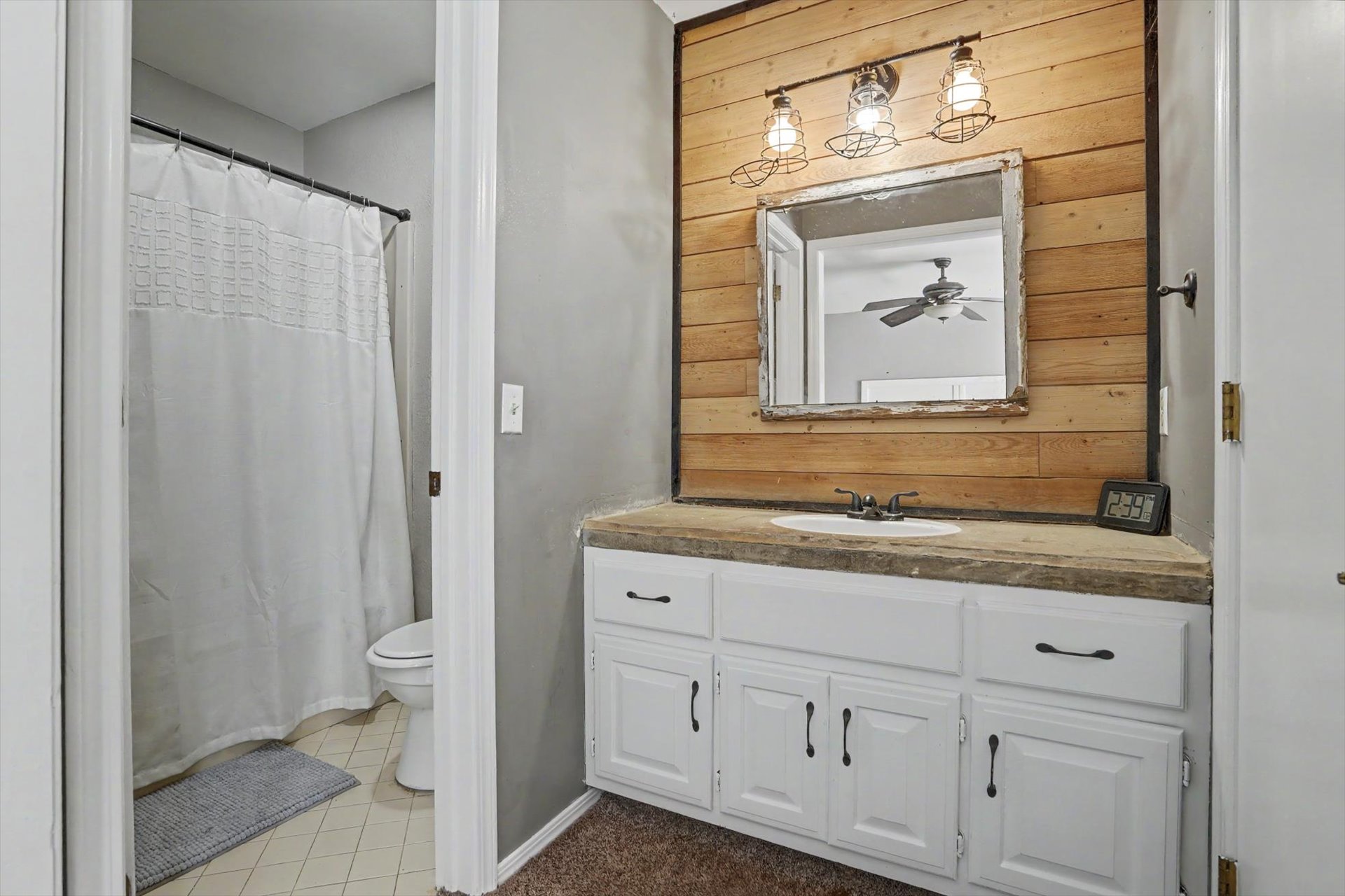 609 W 32nd Place Property Photo 22