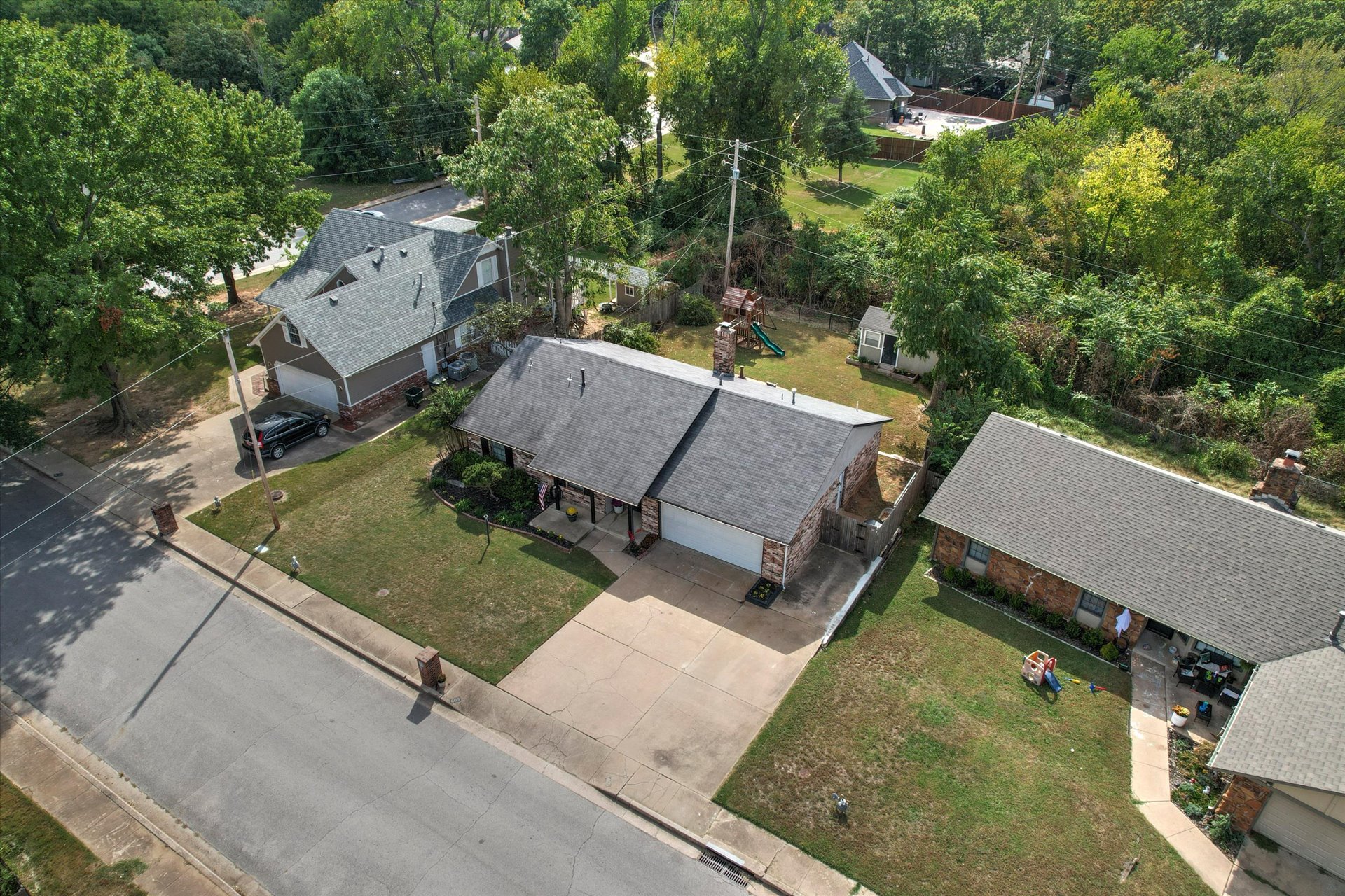 609 W 32nd Place Property Photo 36