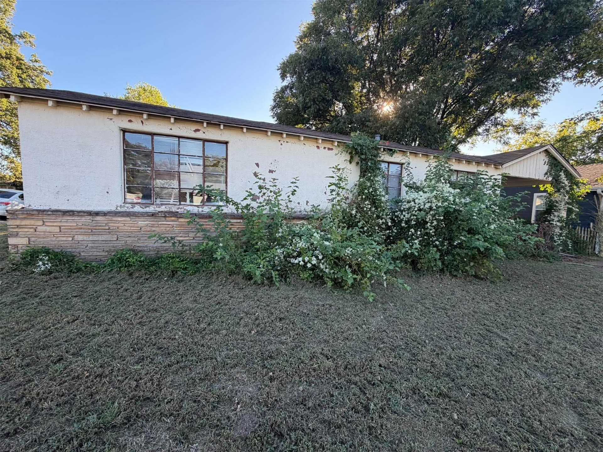 1015 N Wewoka Avenue Property Photo 2