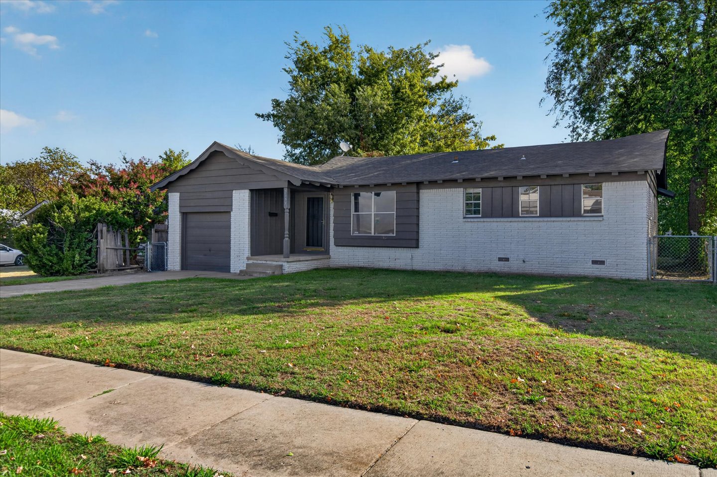 2133 S 80th East Avenue Property Photo 1