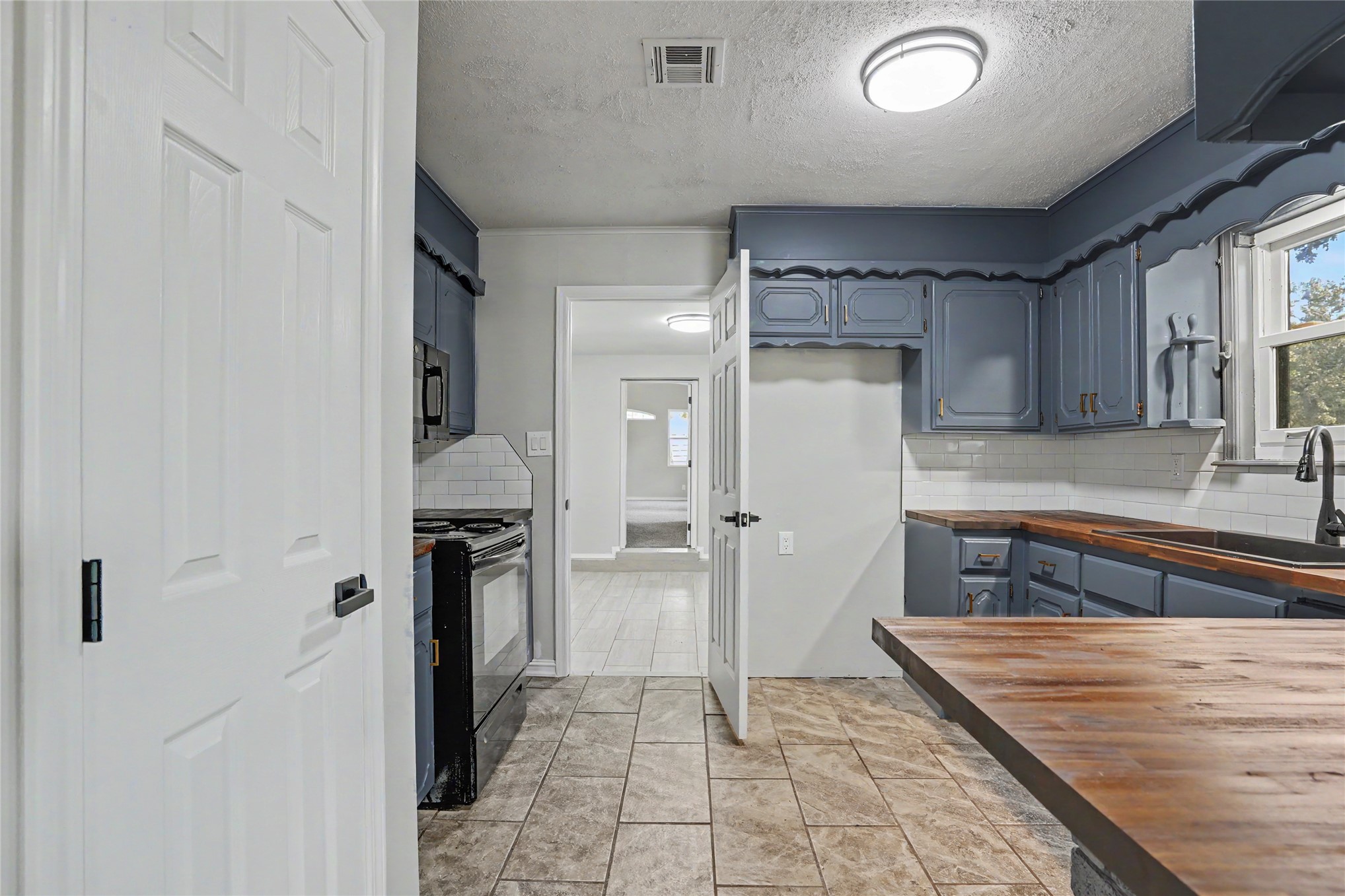 20664 Deerwood Trail Property Photo 11