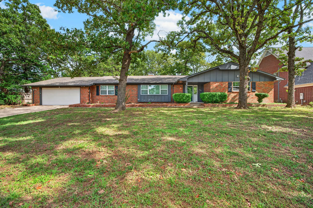 204 S Morrison