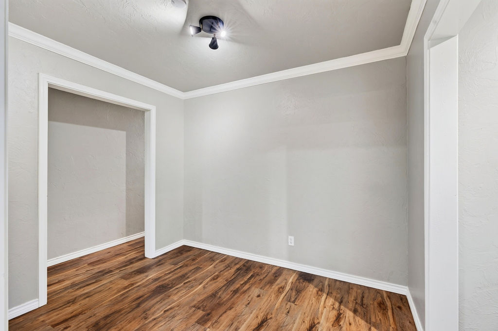 204 S Morrison Property Photo 6