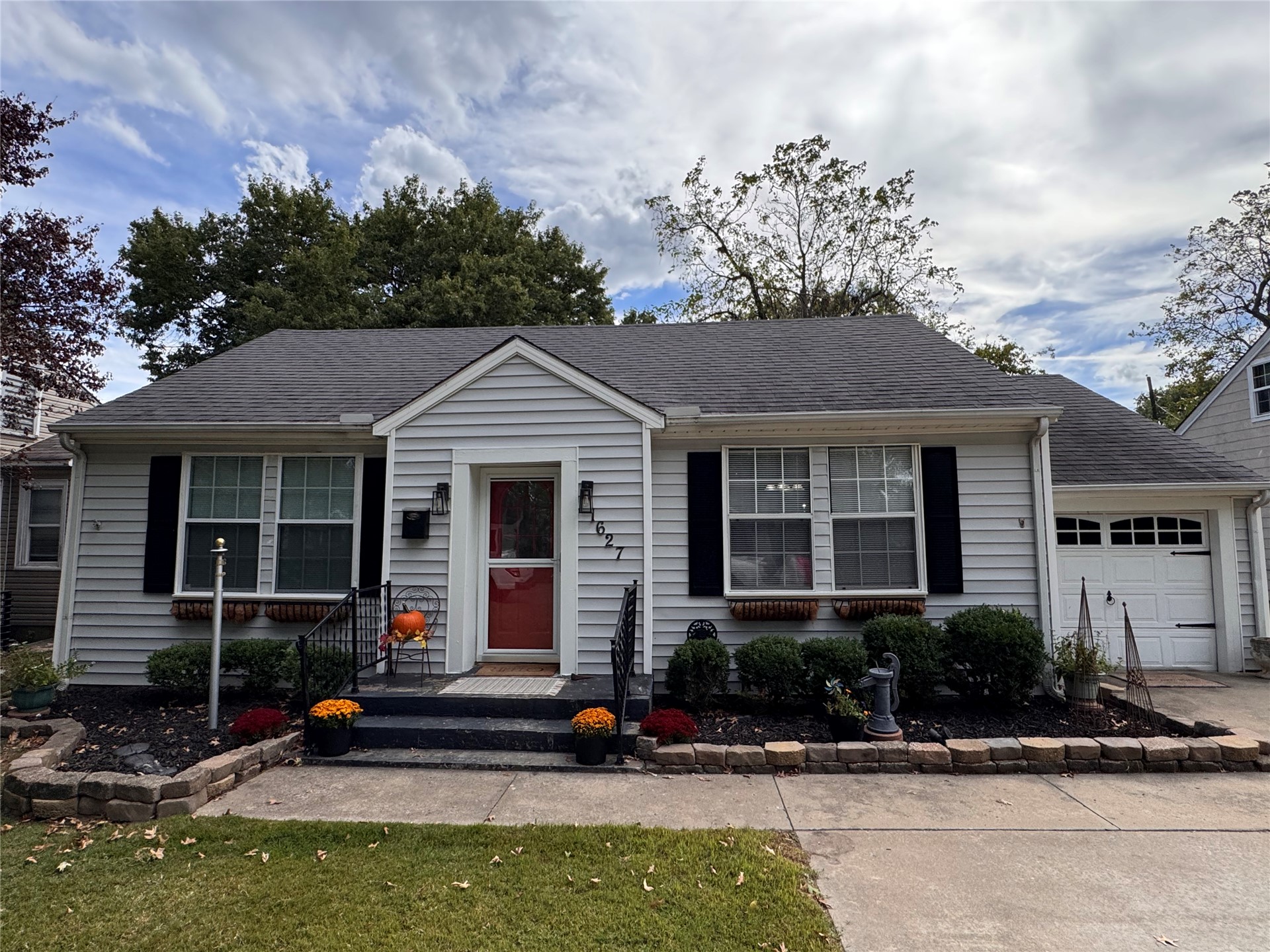 1627 Irving Street Property Photo 1