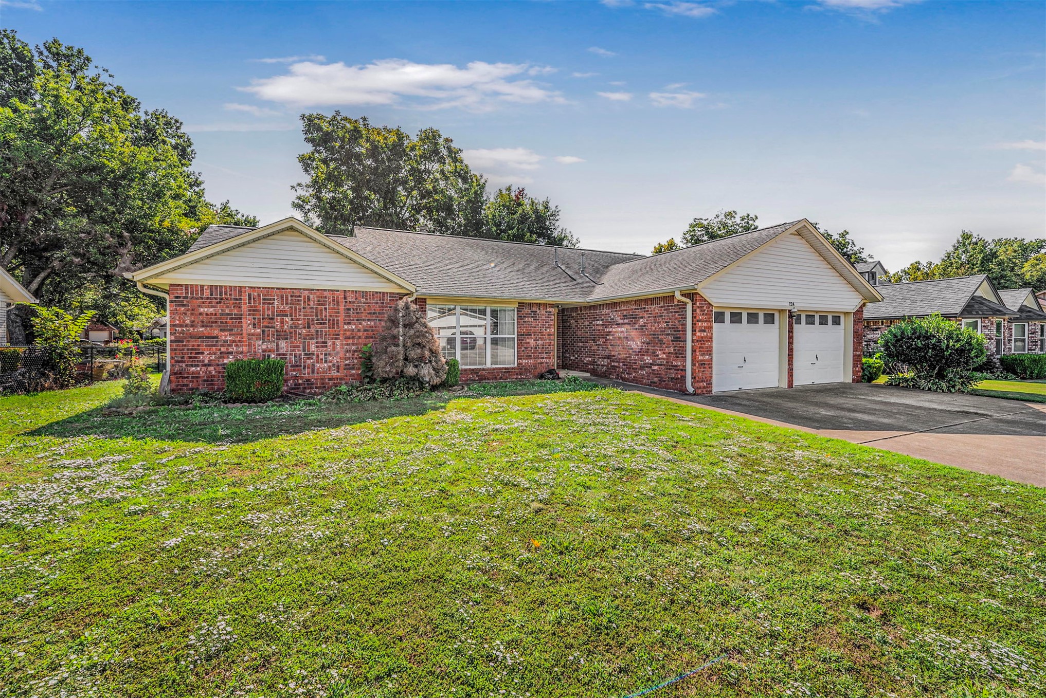 124 Magnolia Property Photo 3