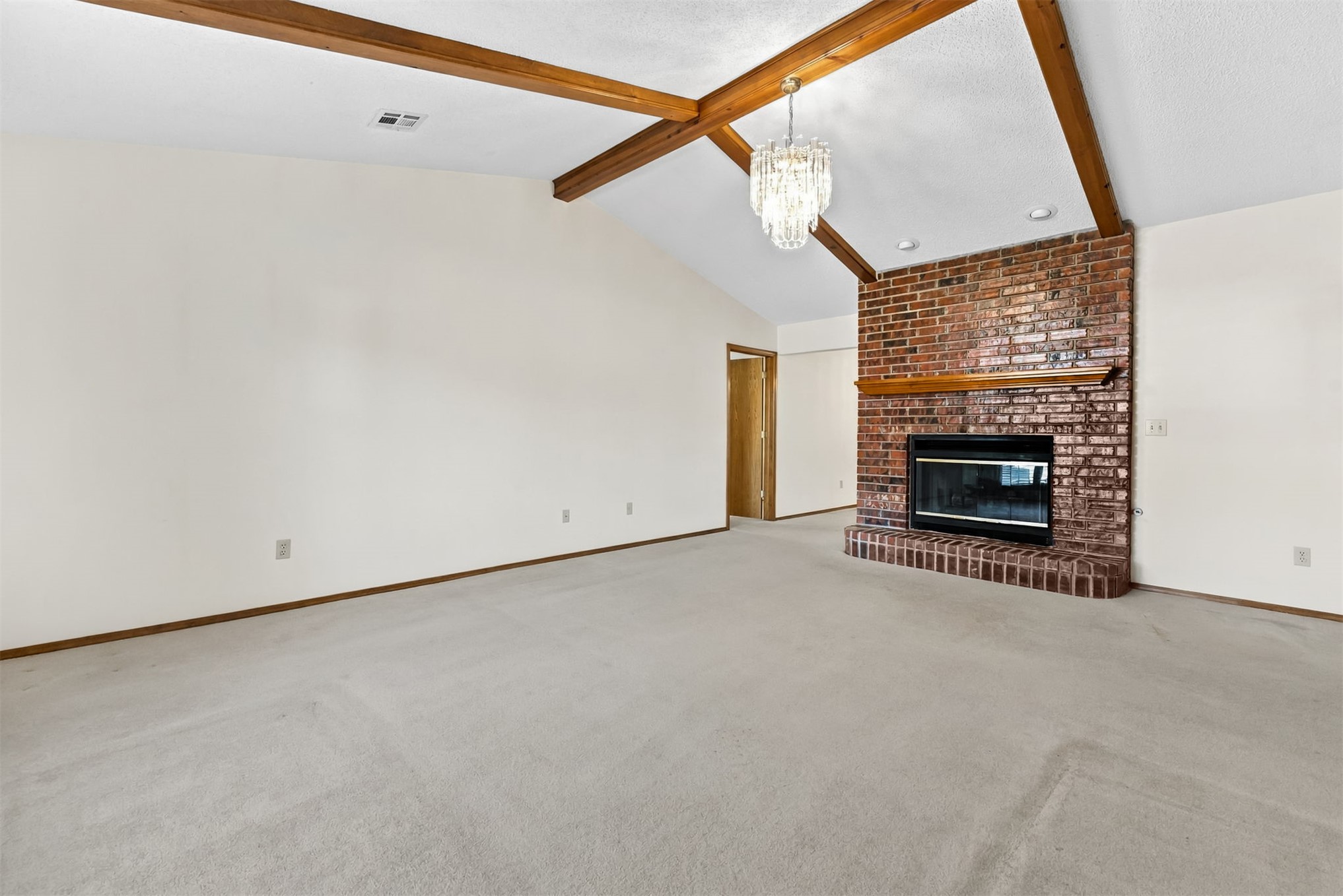 124 Magnolia Property Photo 5