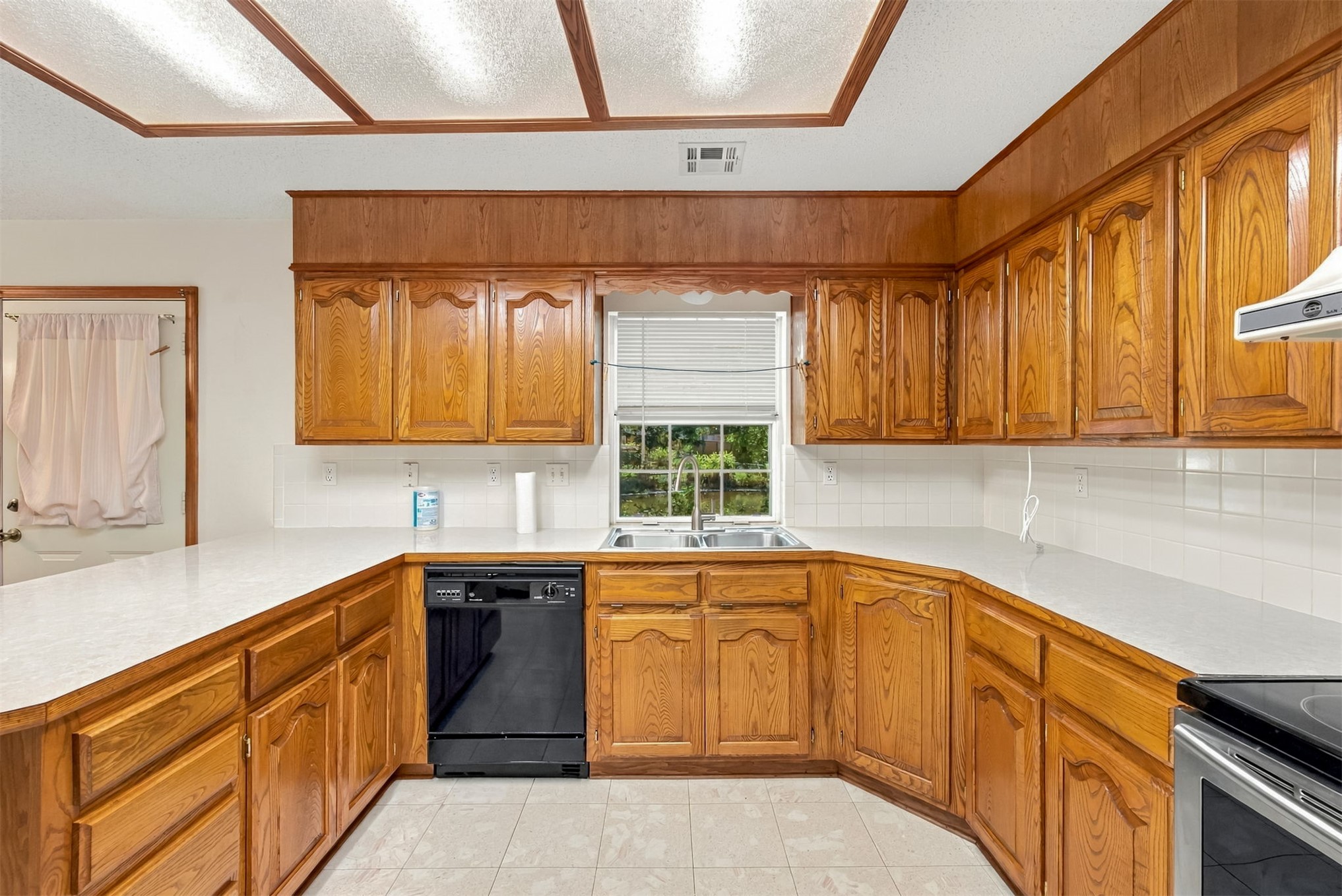 124 Magnolia Property Photo 12