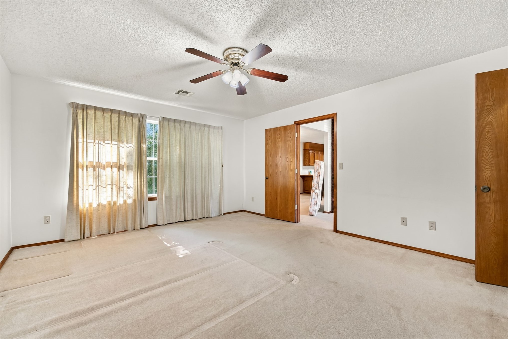 124 Magnolia Property Photo 18