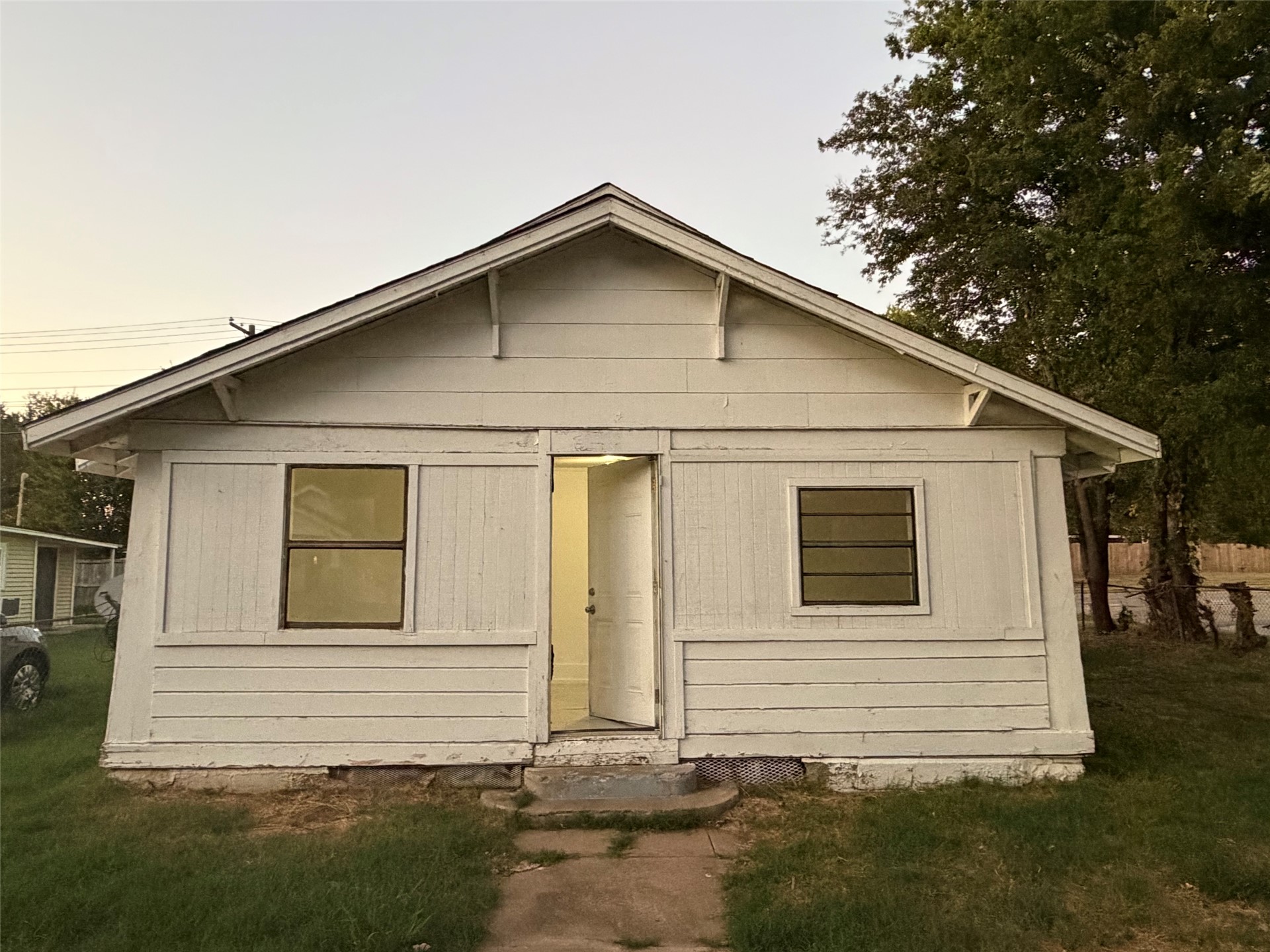1903 W Easton Court Property Photo 1