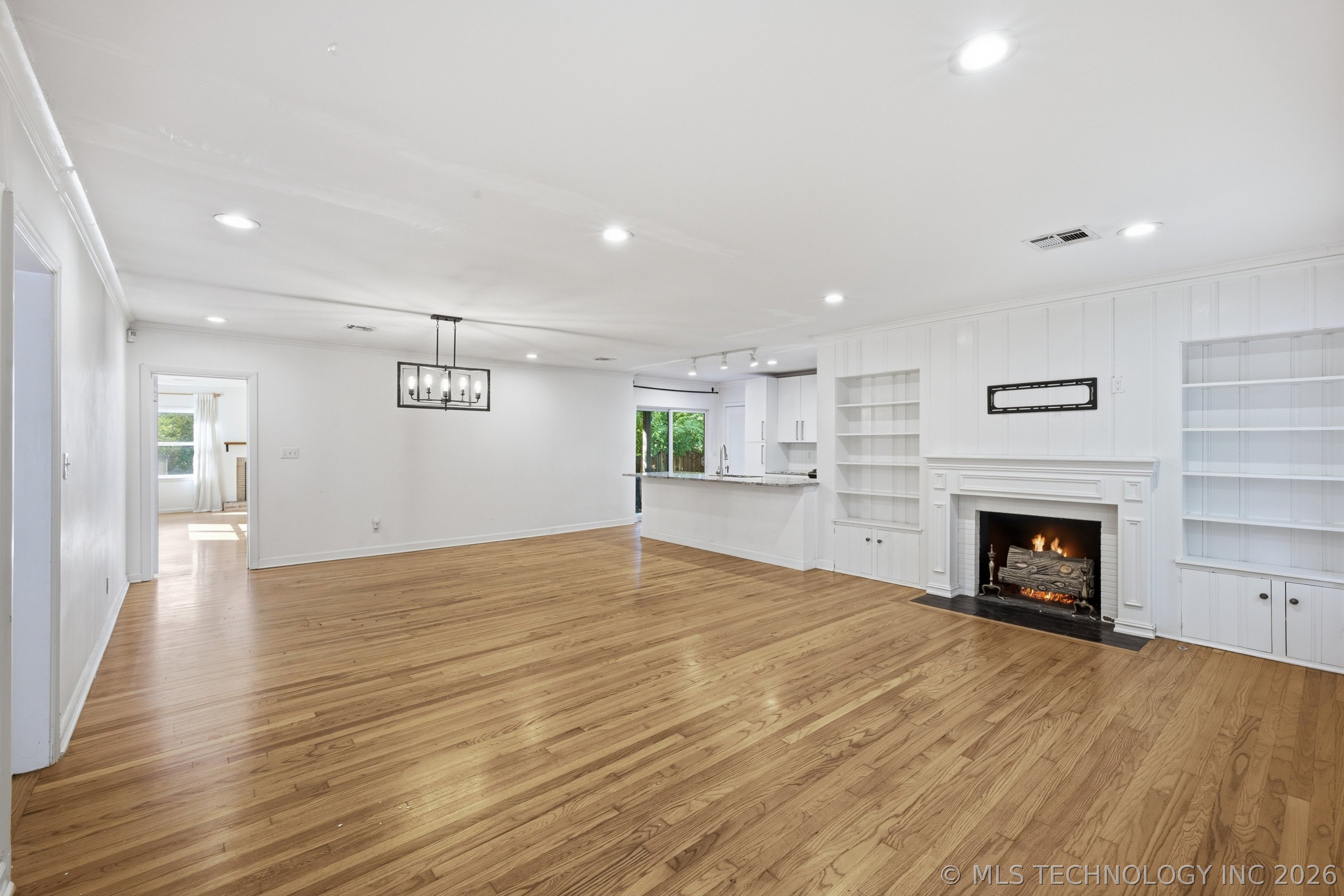 1214 S Evanston Avenue Property Photo 5
