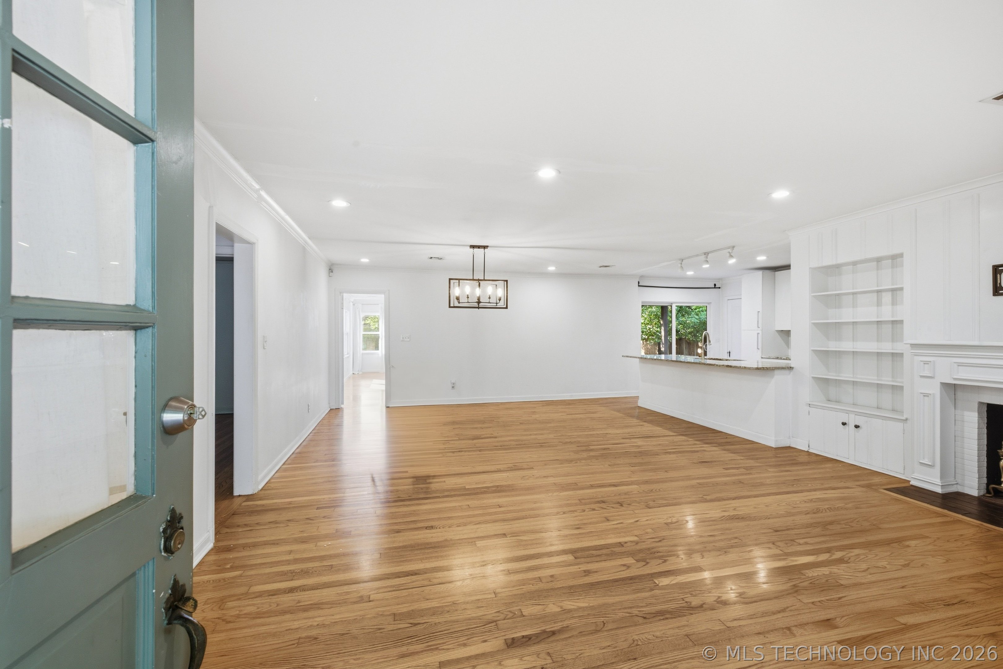 1214 S Evanston Avenue Property Photo 6