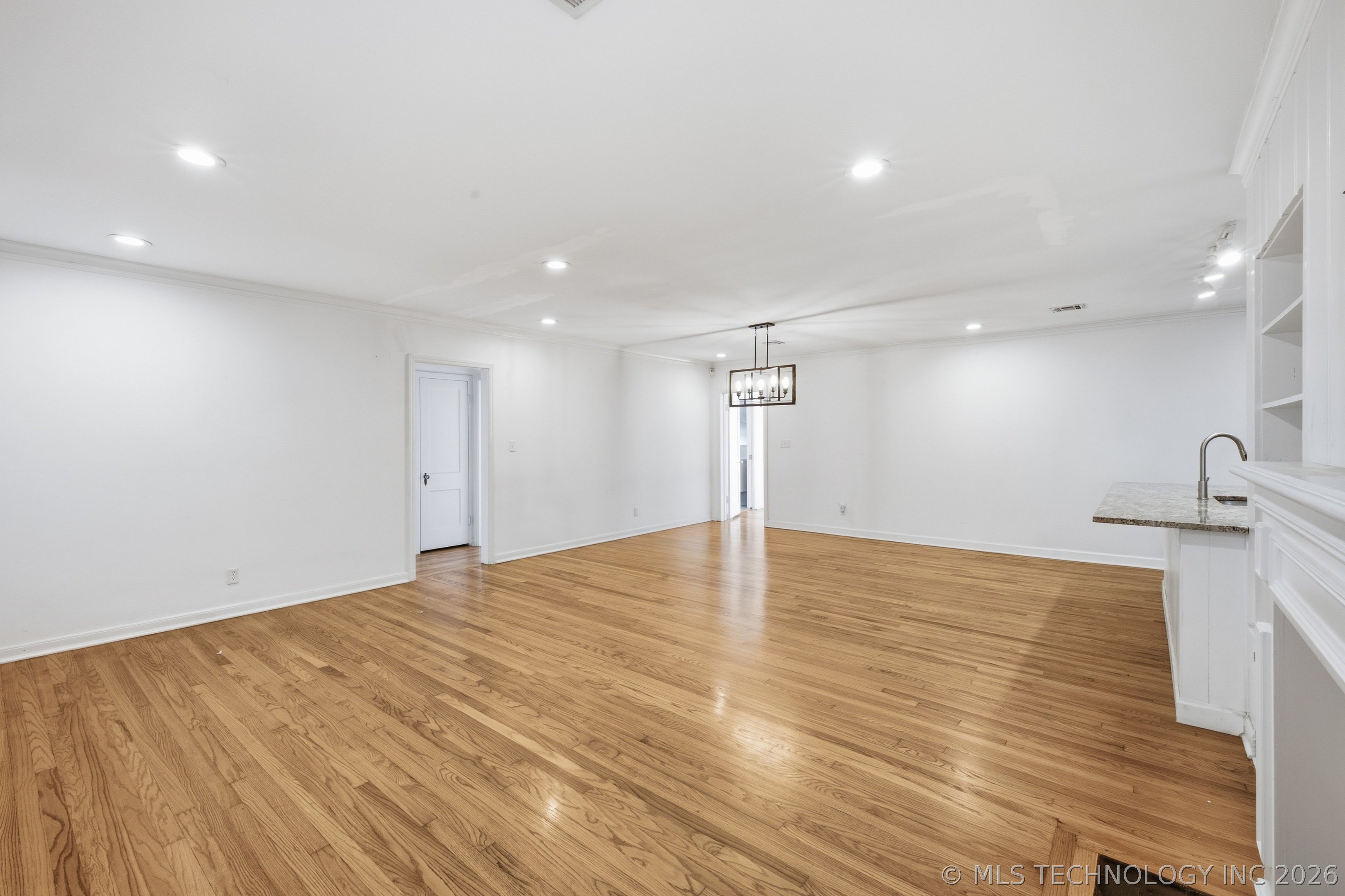 1214 S Evanston Avenue Property Photo 12