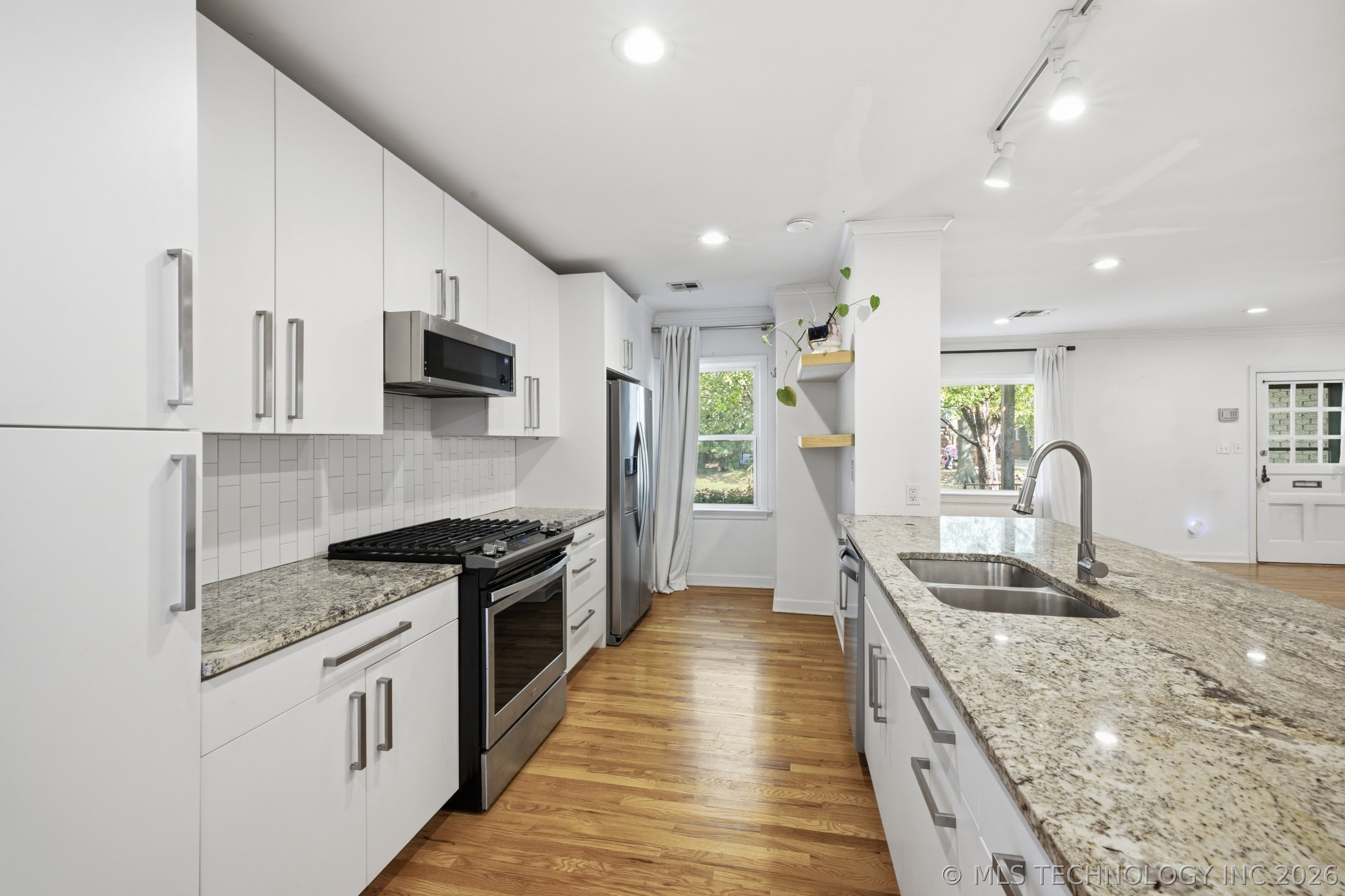 1214 S Evanston Avenue Property Photo 14