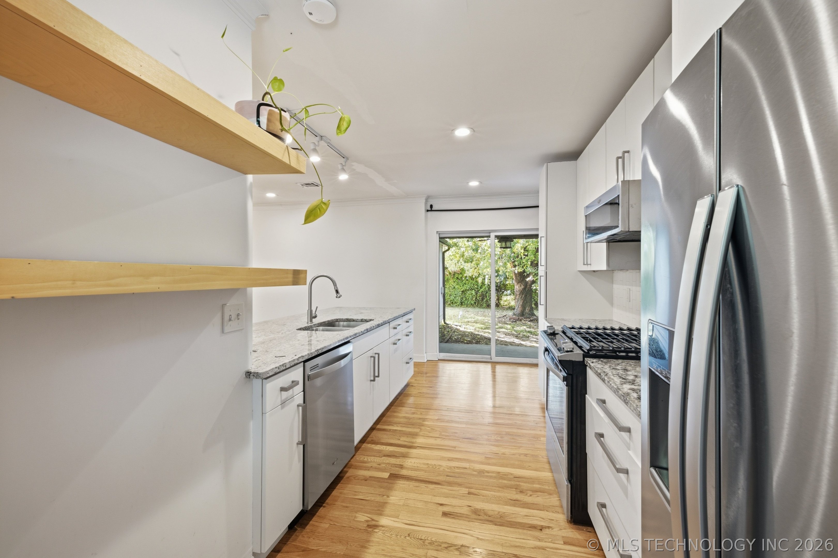 1214 S Evanston Avenue Property Photo 15