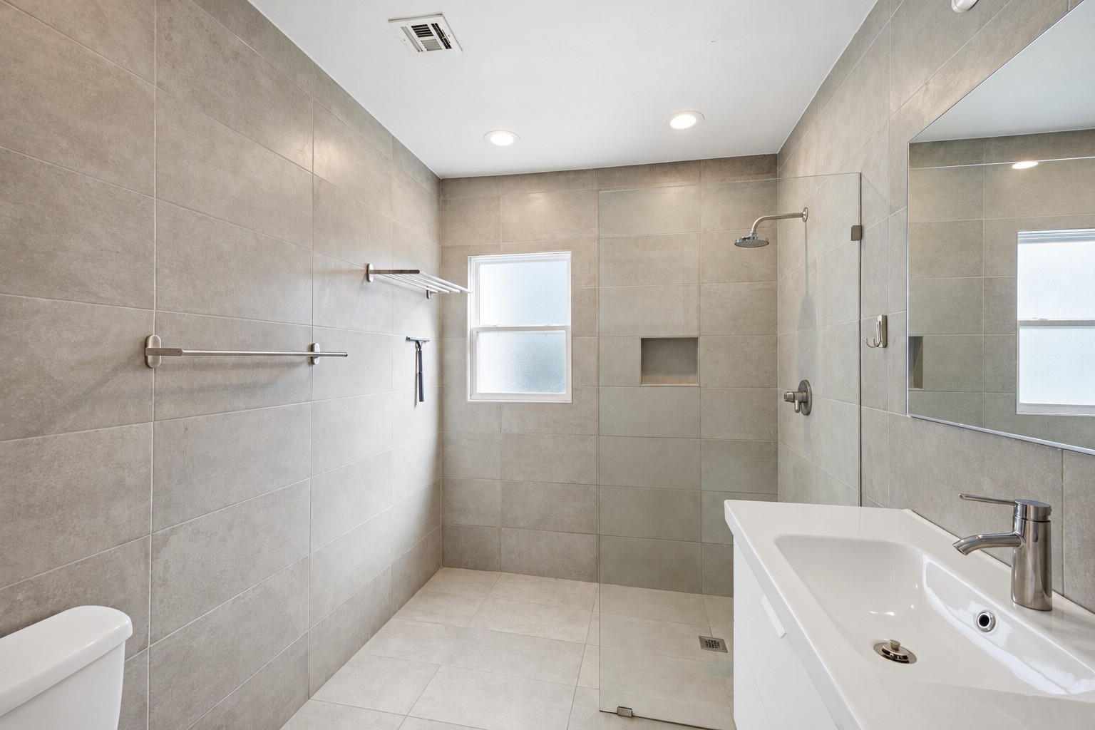 1214 S Evanston Avenue Property Photo 19