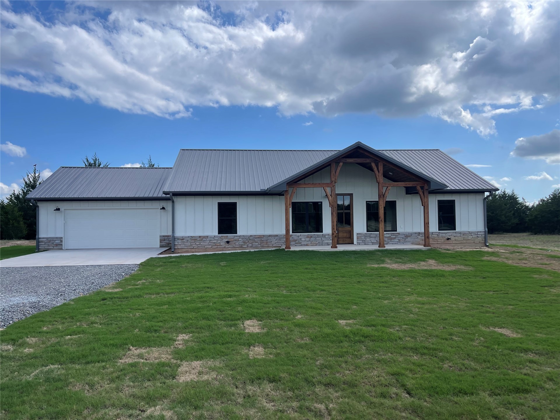 119 W Blessings Property Photo 1