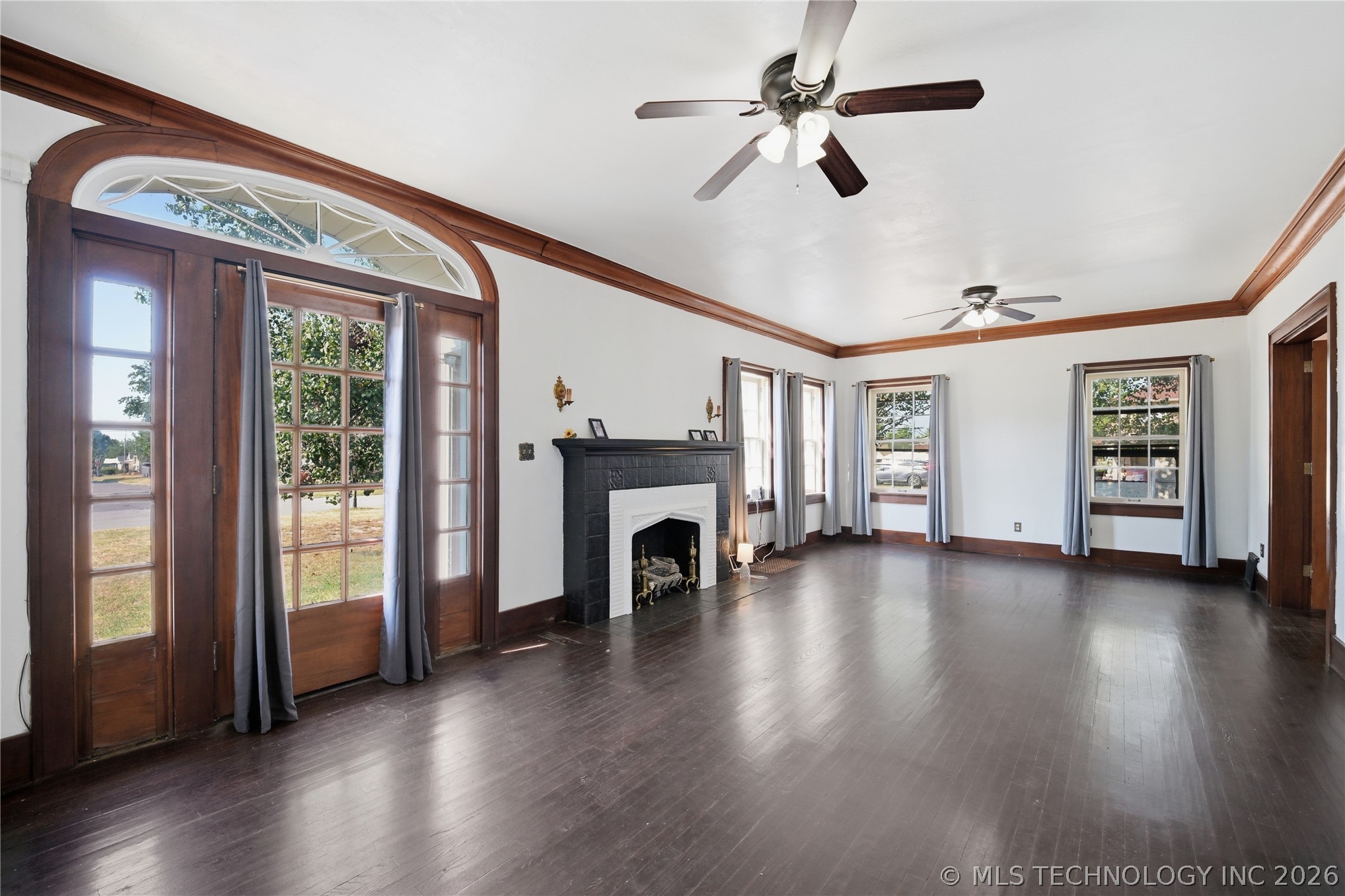 312 Country Club Drive Property Photo 2