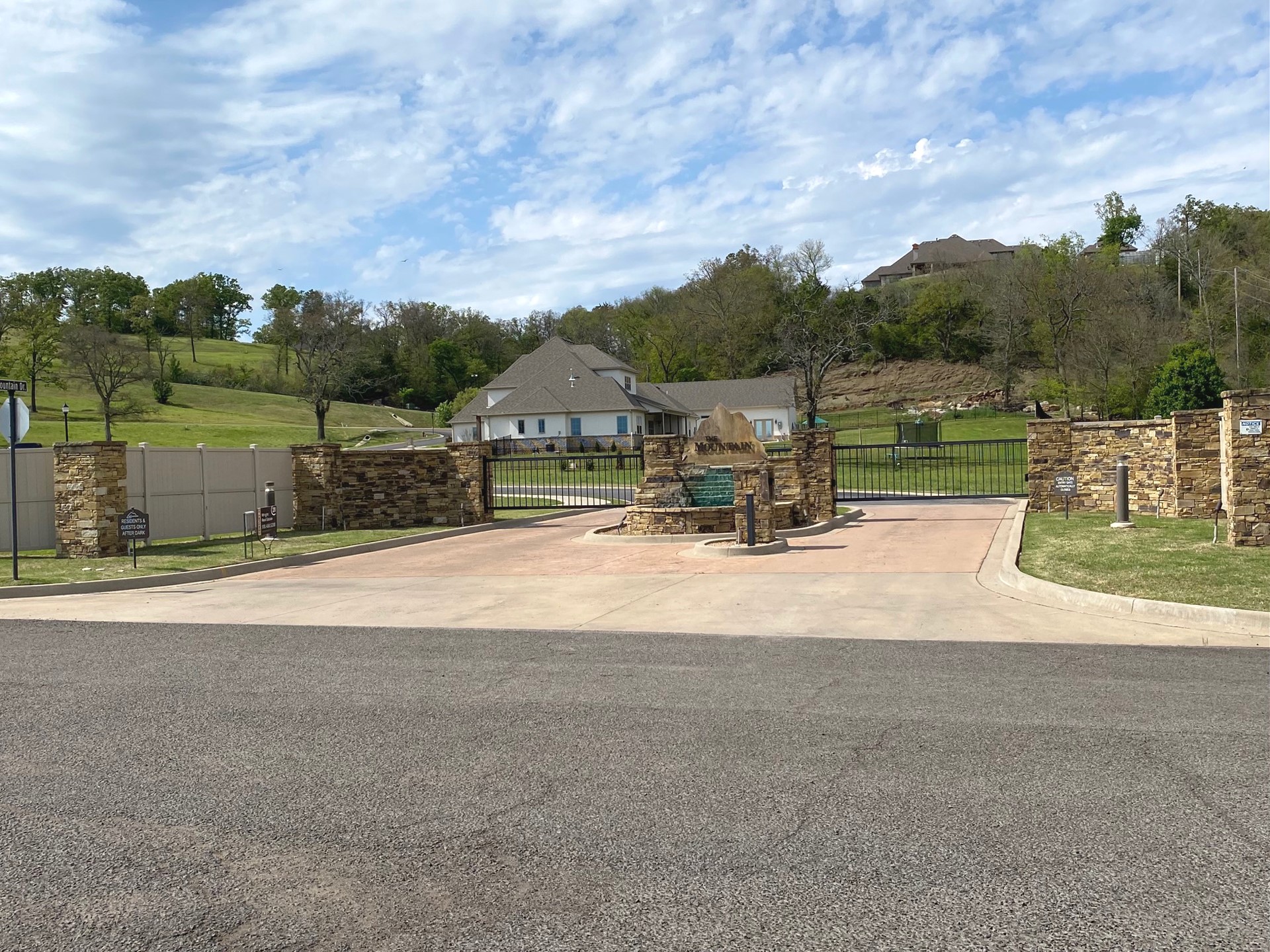 718 Ridgeview Drive Property Photo 8
