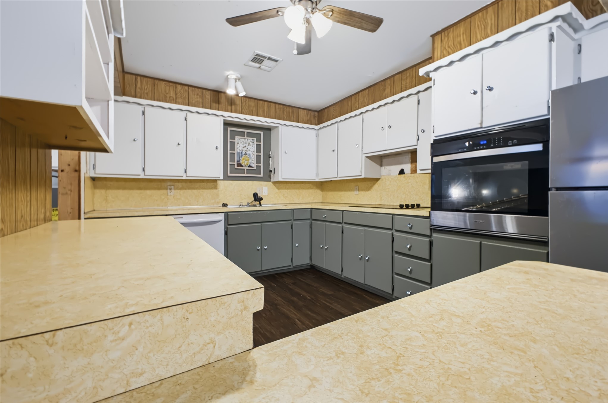 609 N Hyden Street Property Photo 3