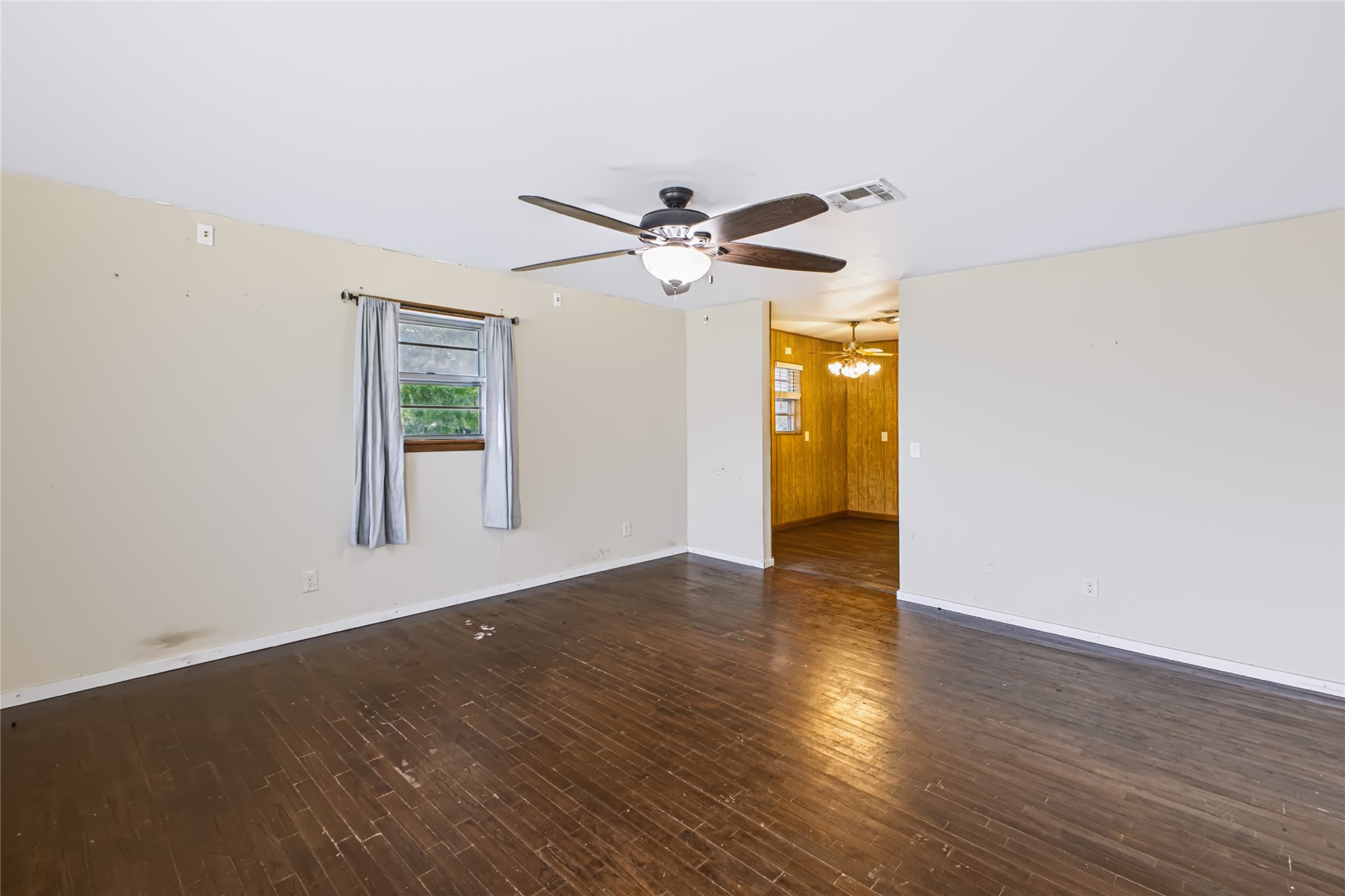 609 N Hyden Street Property Photo 9