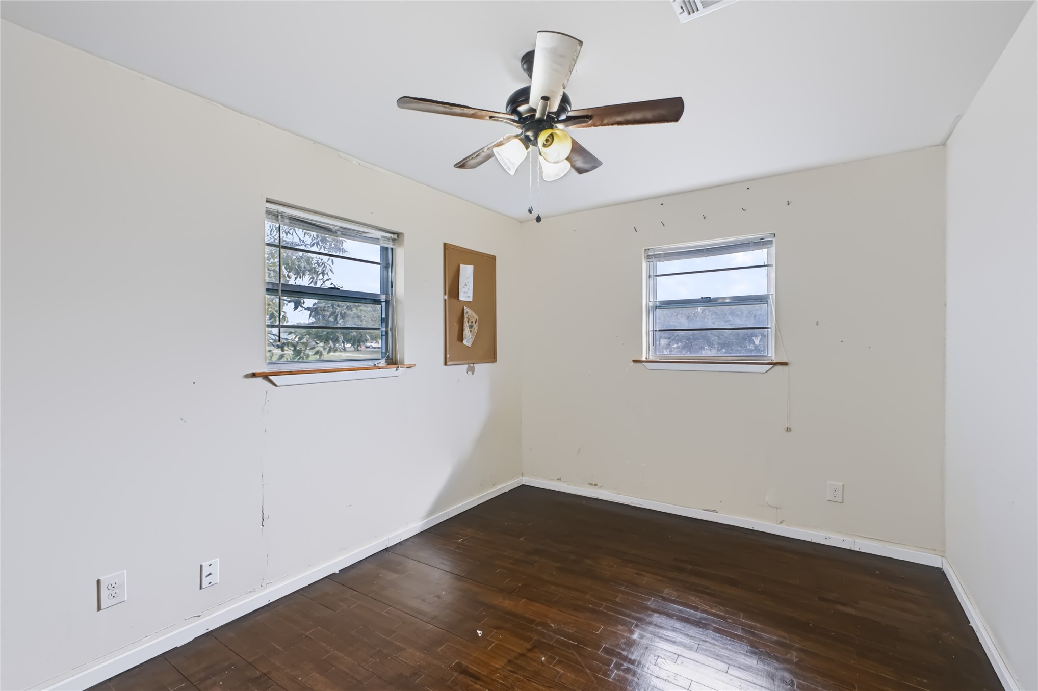 609 N Hyden Street Property Photo 29