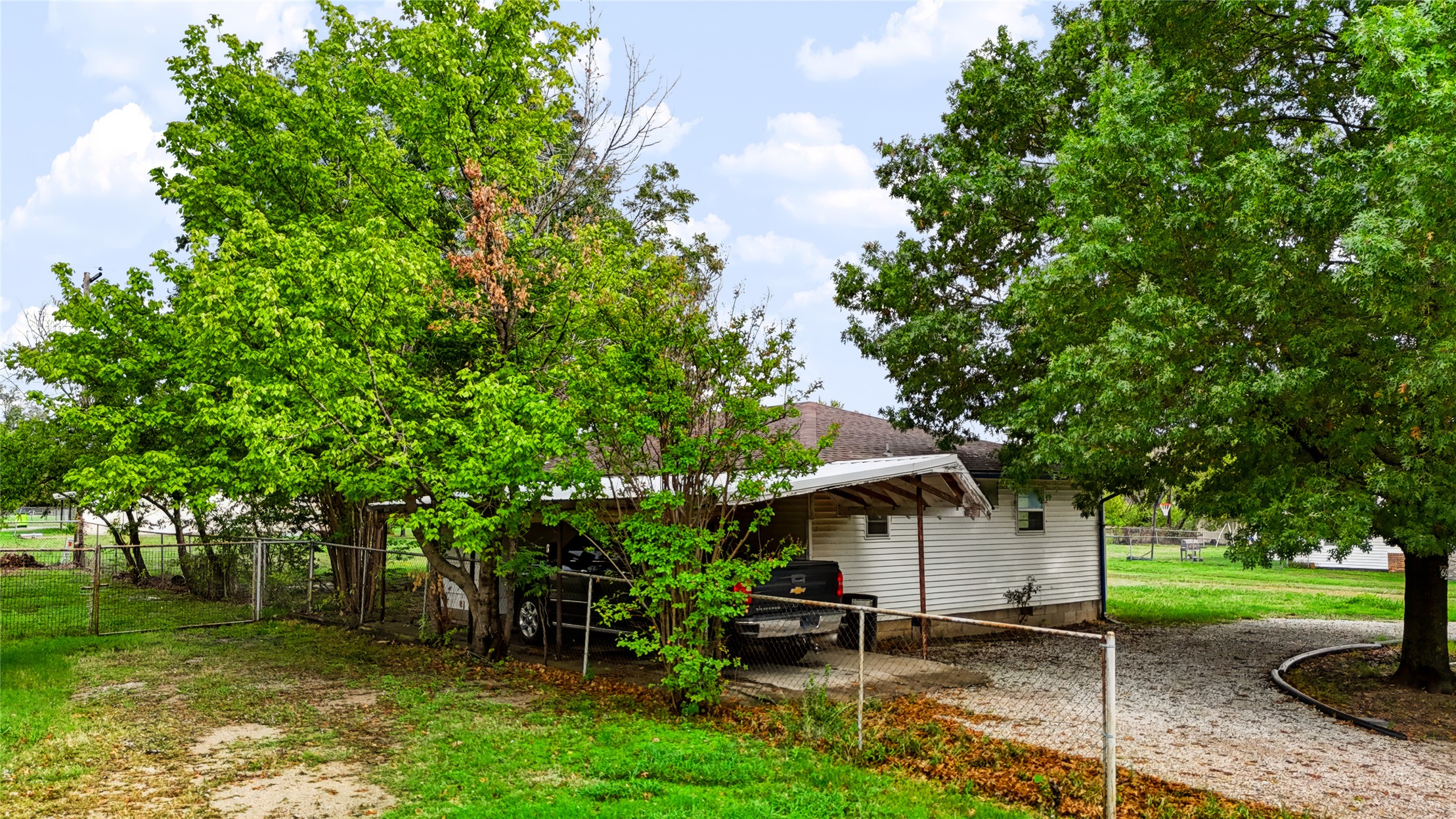 609 N Hyden Street Property Photo 51