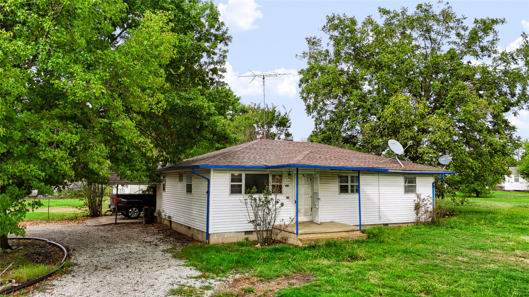 609 N Hyden Street Property Photo 52