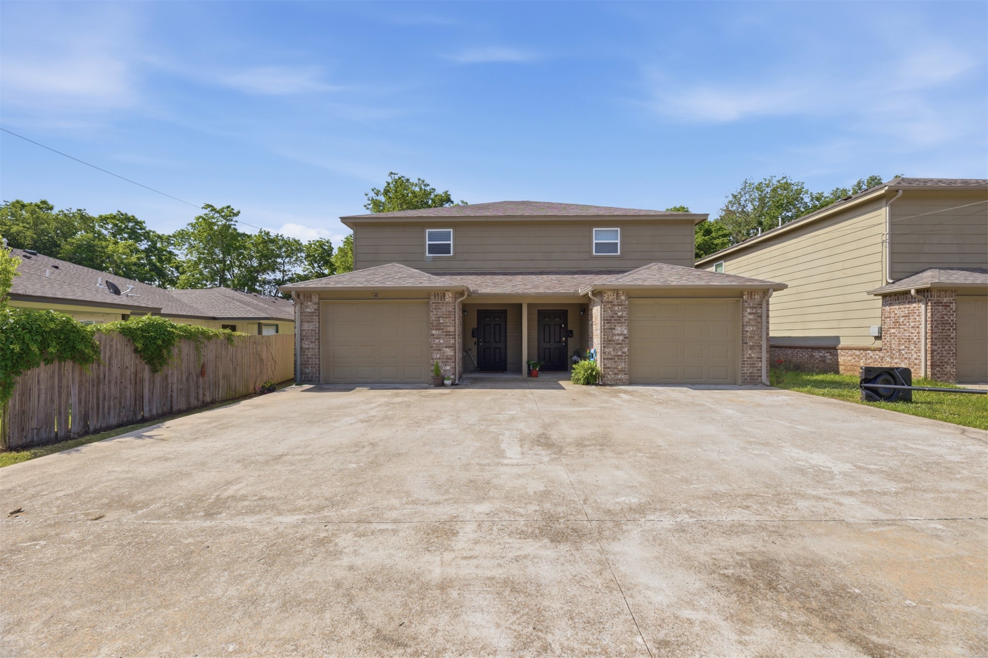 1409 Haskell Street Property Photo 1