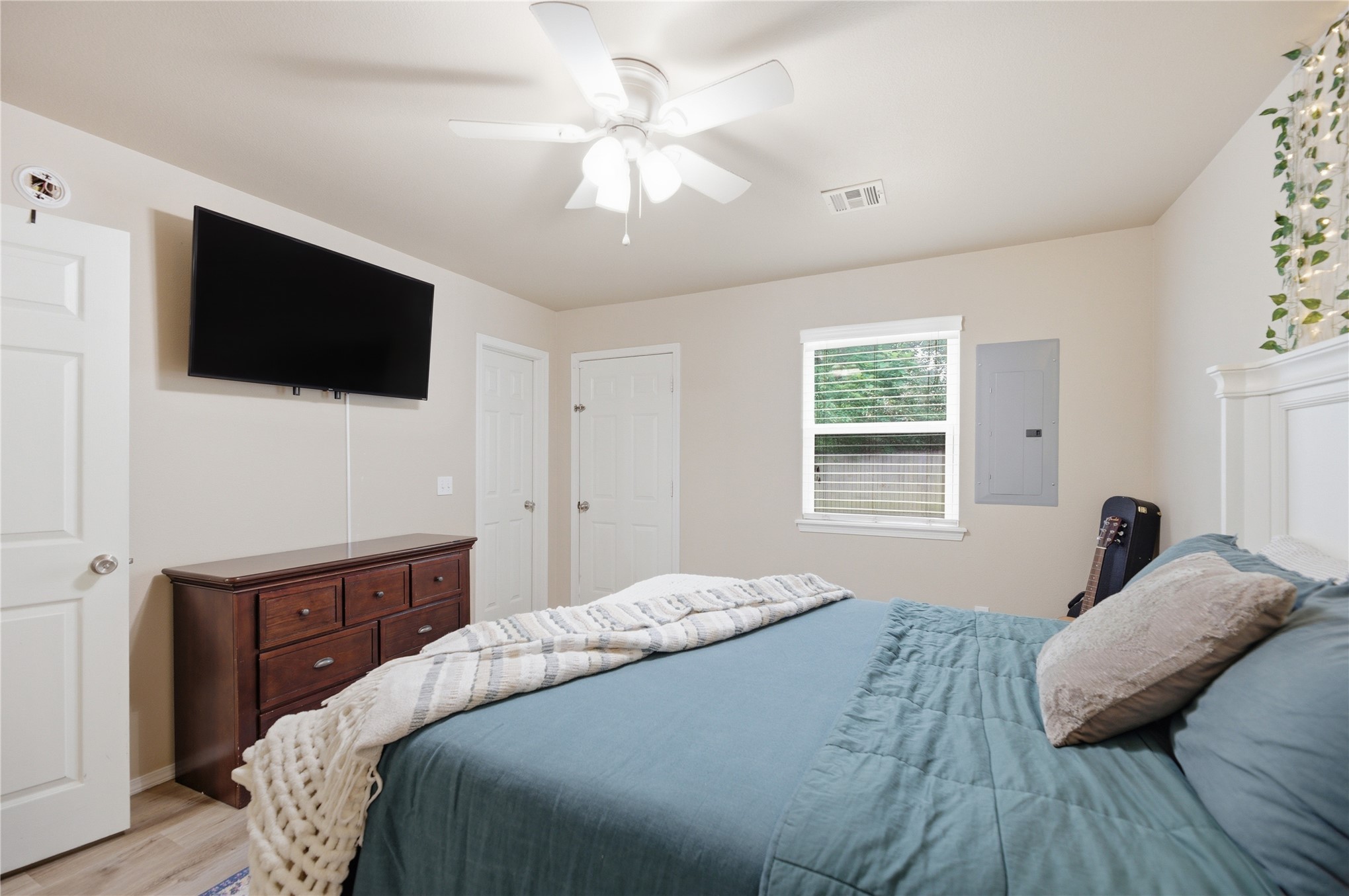 1409 Haskell Street Property Photo 14