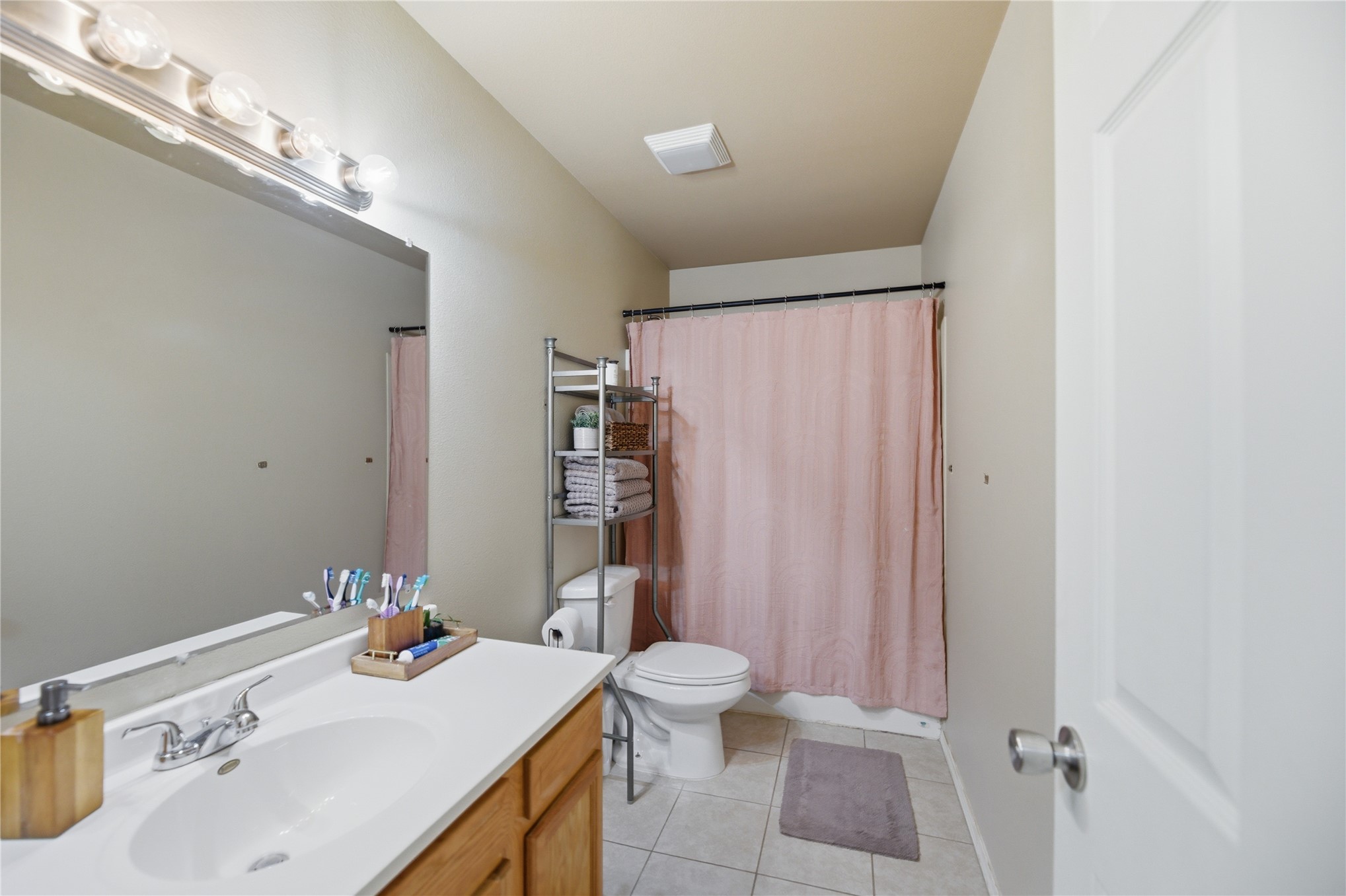 1409 Haskell Street Property Photo 17