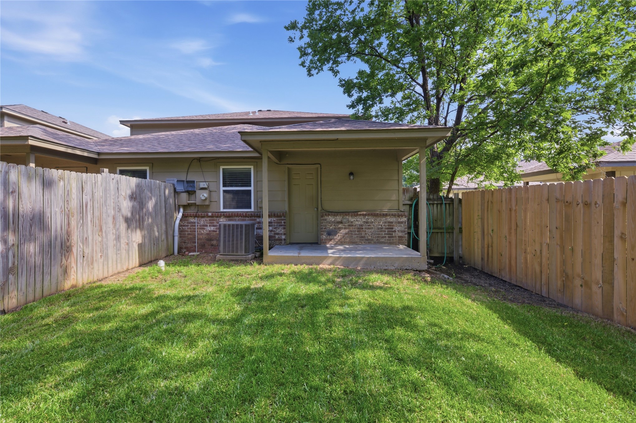 1409 Haskell Street Property Photo 20