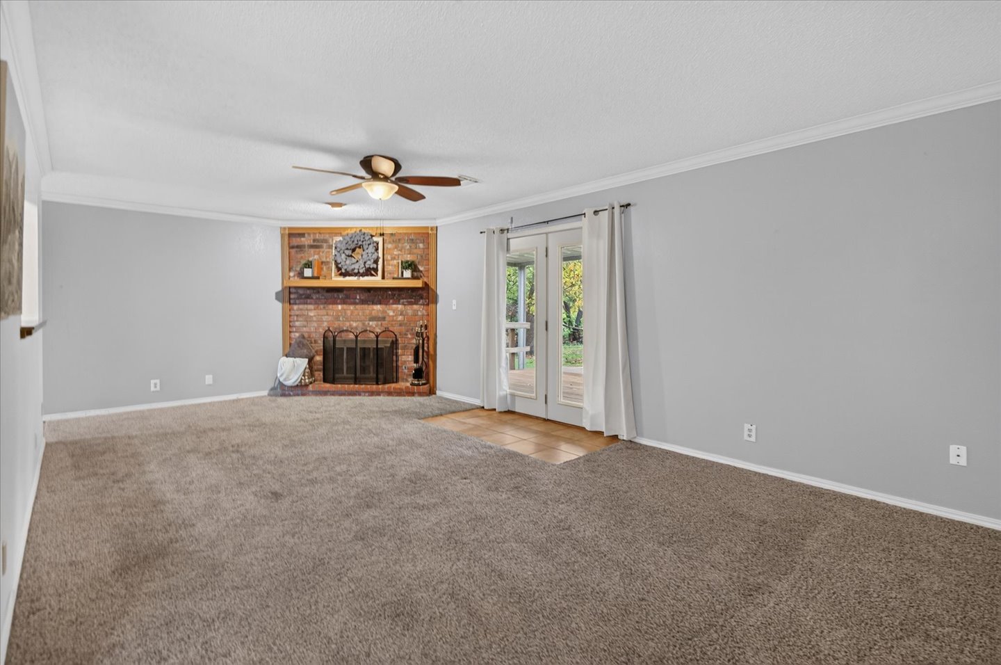 5612 East Place Property Photo 7