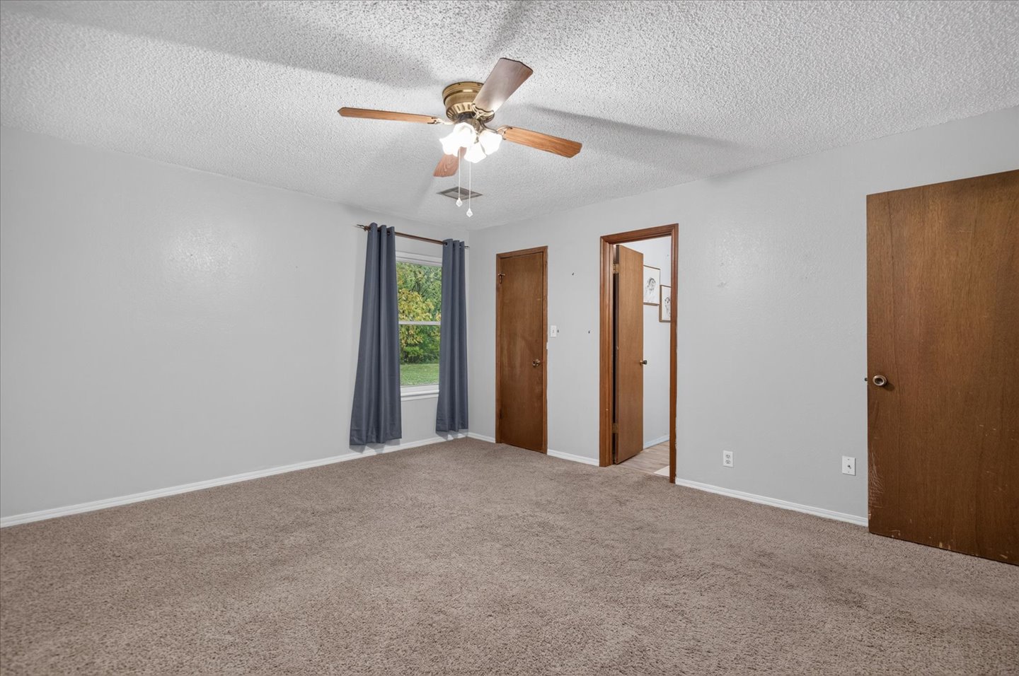 5612 East Place Property Photo 14