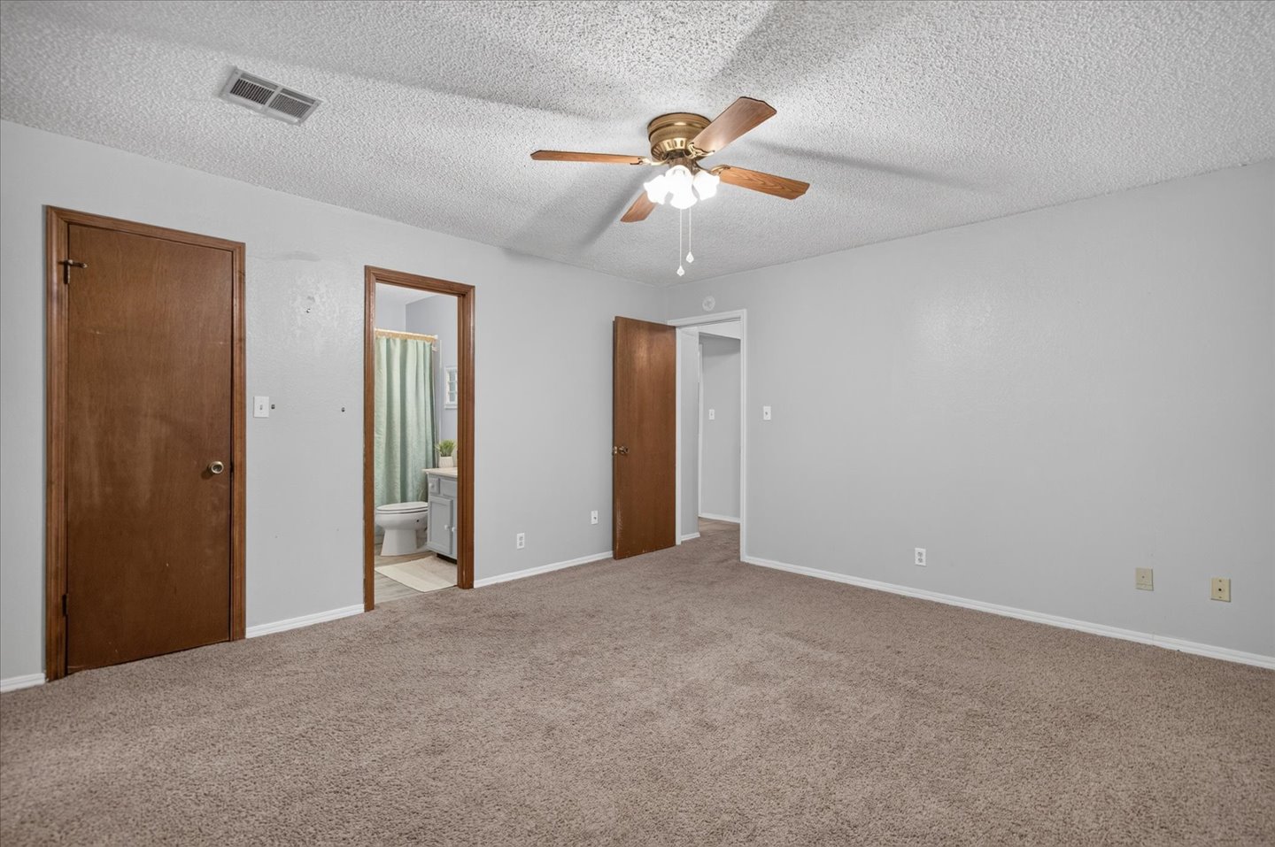 5612 East Place Property Photo 15
