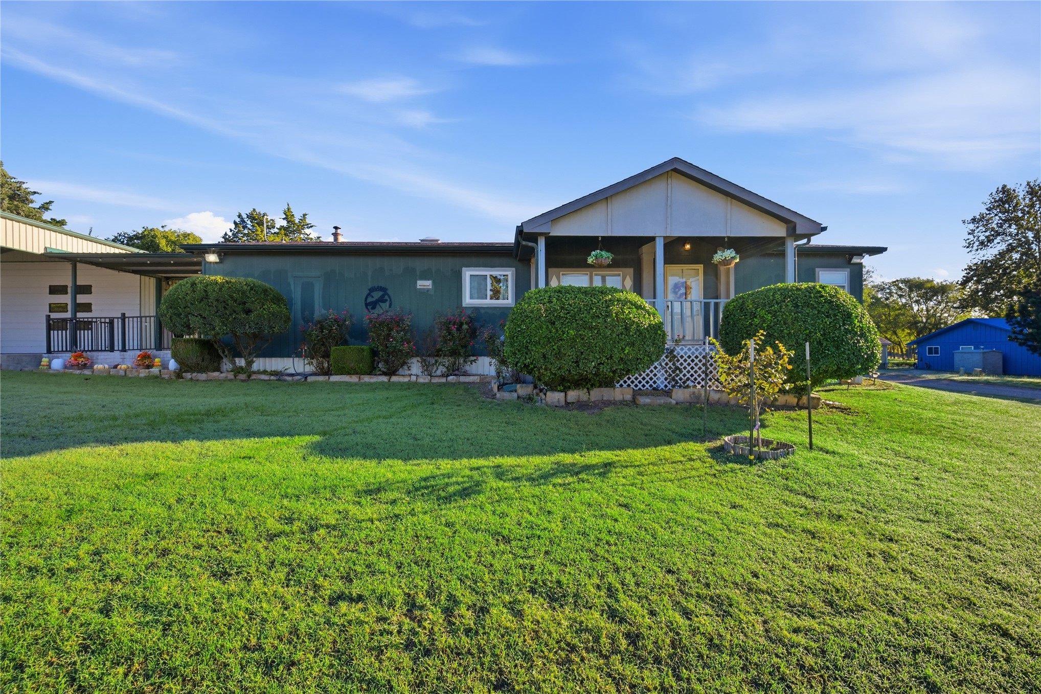 602 Labrea Property Photo 4