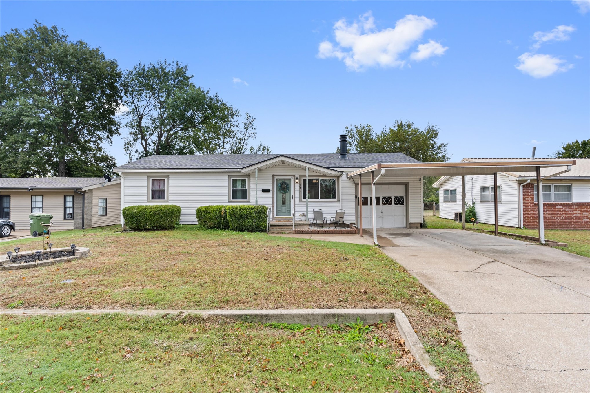 318 E Maple Street Property Photo 1