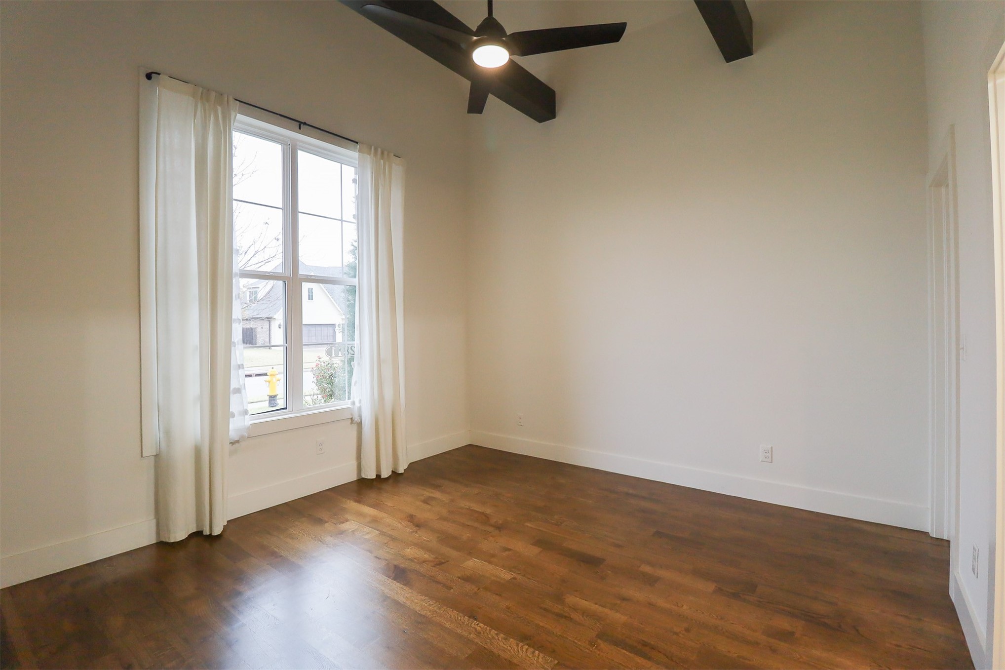 12811 S 5th Place Property Photo 6
