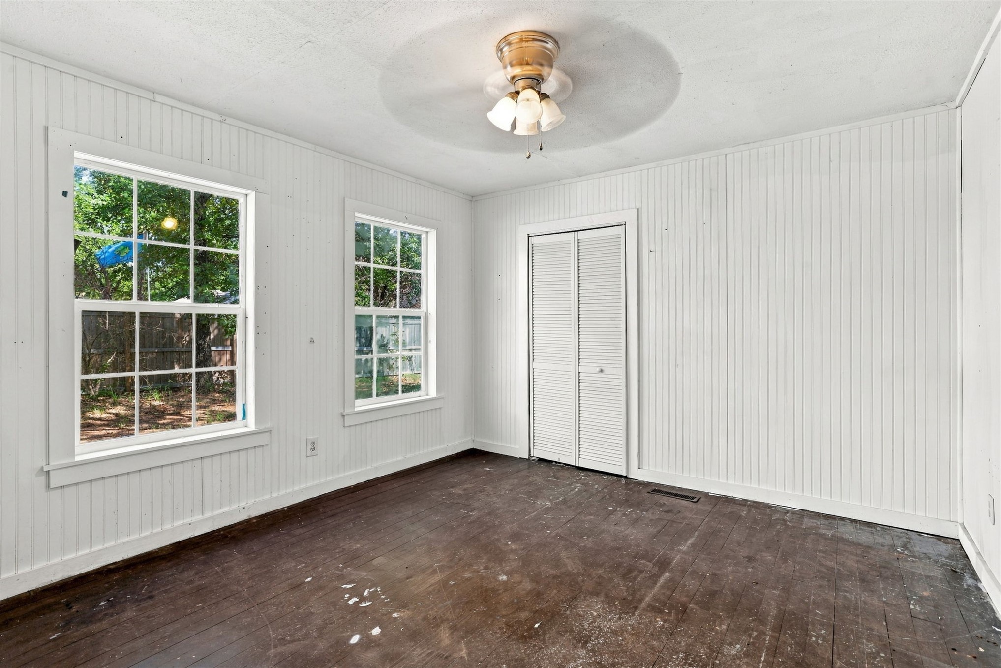 20 Third Property Photo 11