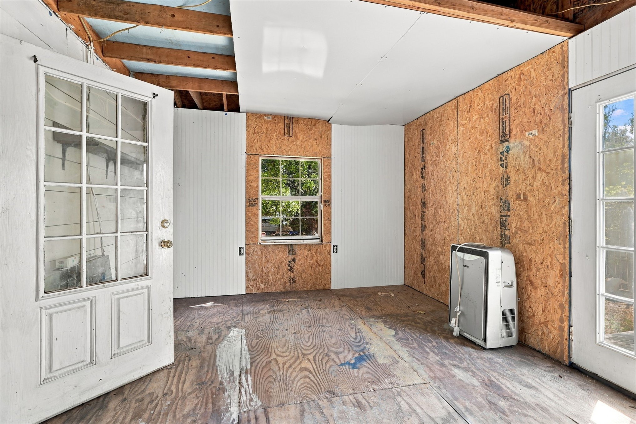 20 Third Property Photo 14