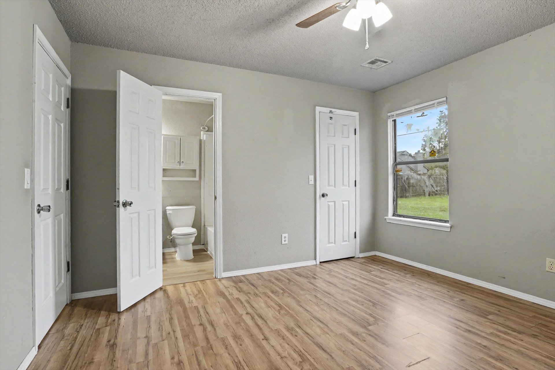 1305 N Aster Avenue Property Photo 14
