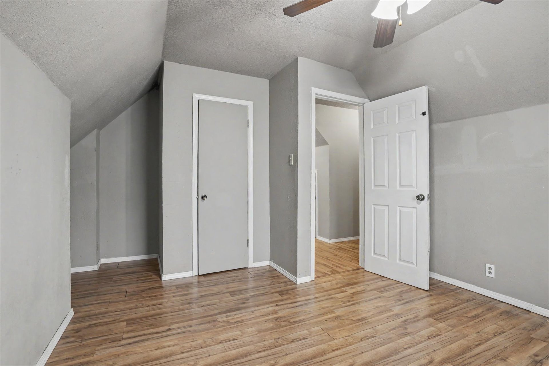 1305 N Aster Avenue Property Photo 23