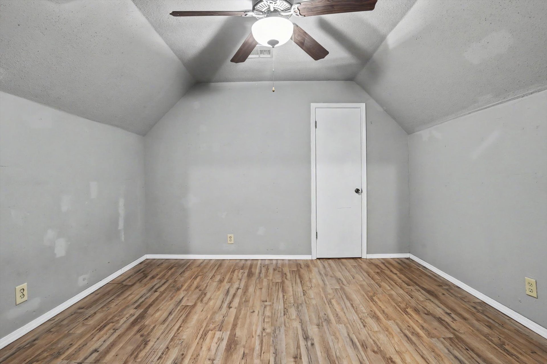 1305 N Aster Avenue Property Photo 24