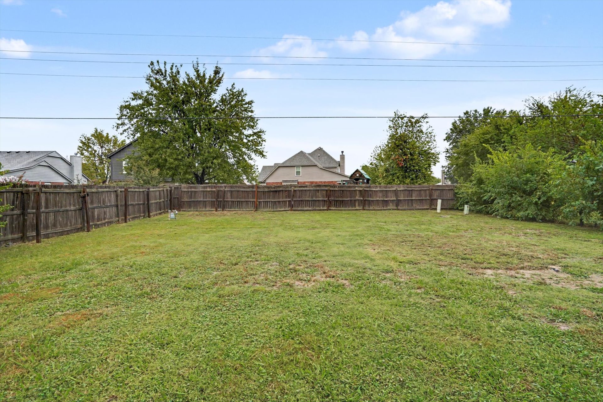 1305 N Aster Avenue Property Photo 27