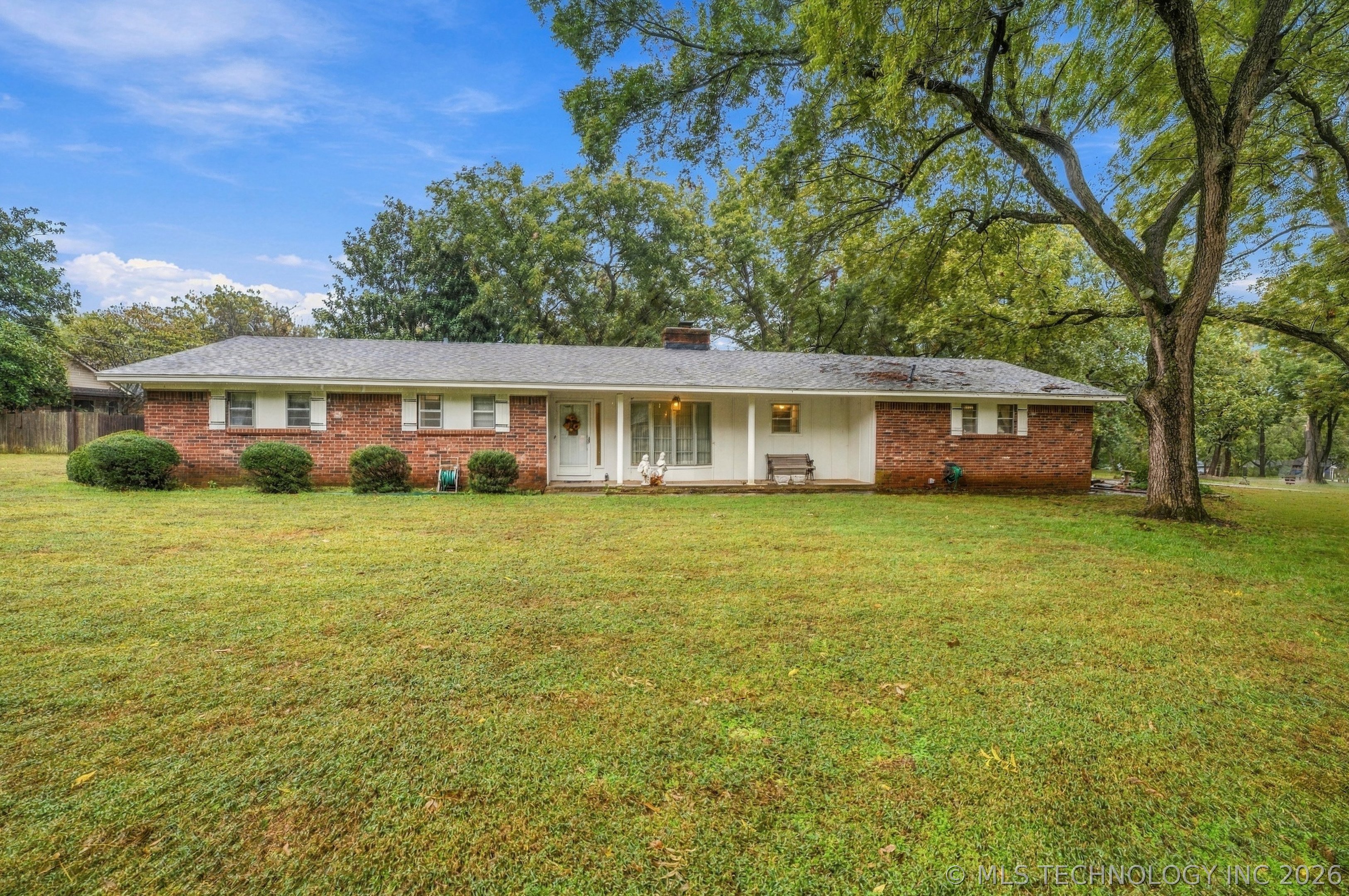 22025 S Wildwood Lane Property Photo 1