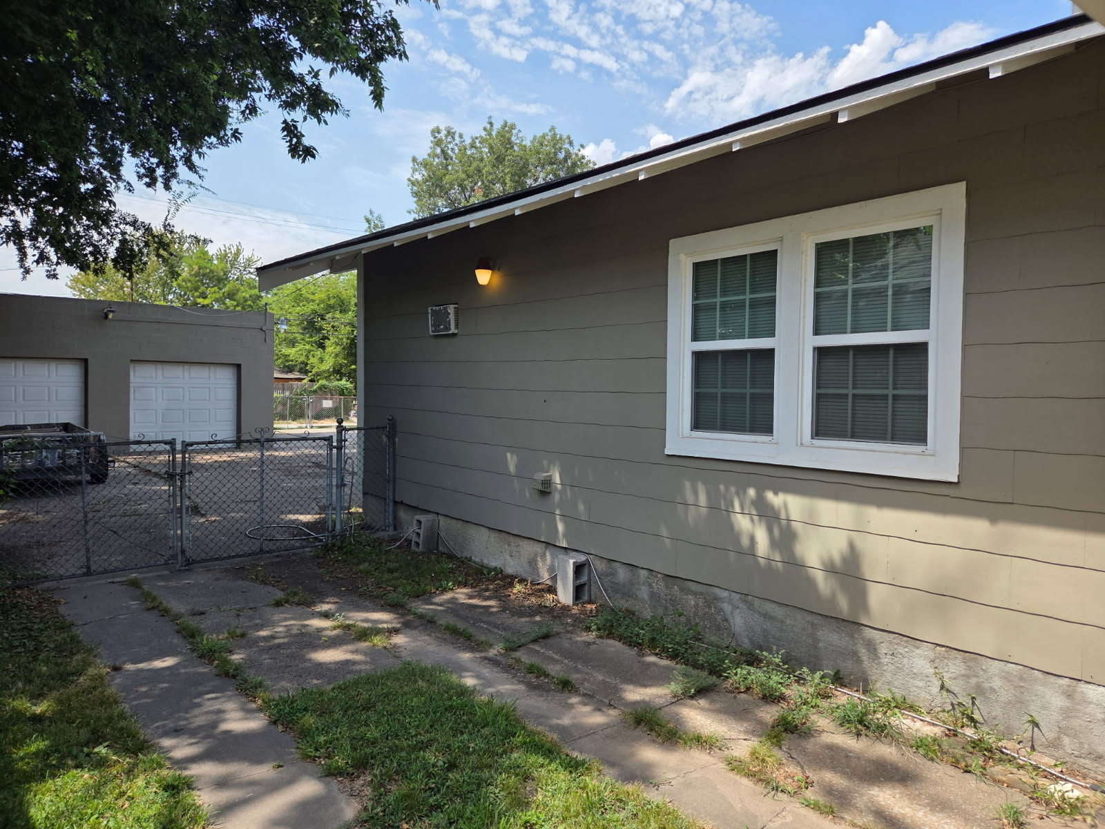 530 S Wheeling Avenue Property Photo 3