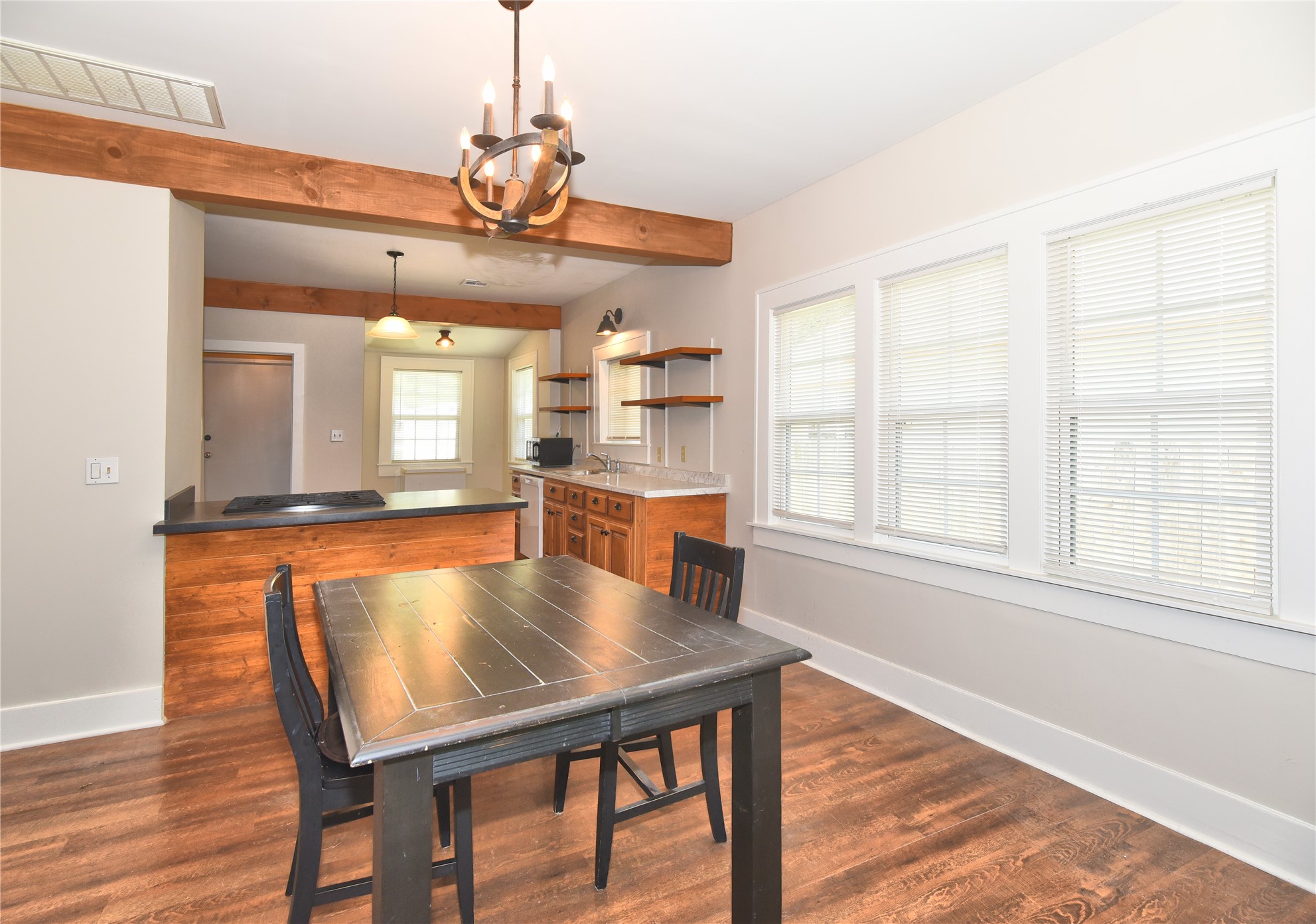 530 S Wheeling Avenue Property Photo 9
