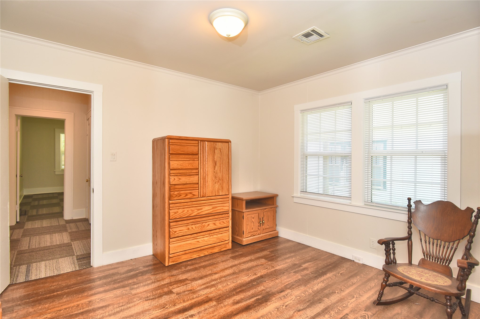 530 S Wheeling Avenue Property Photo 17